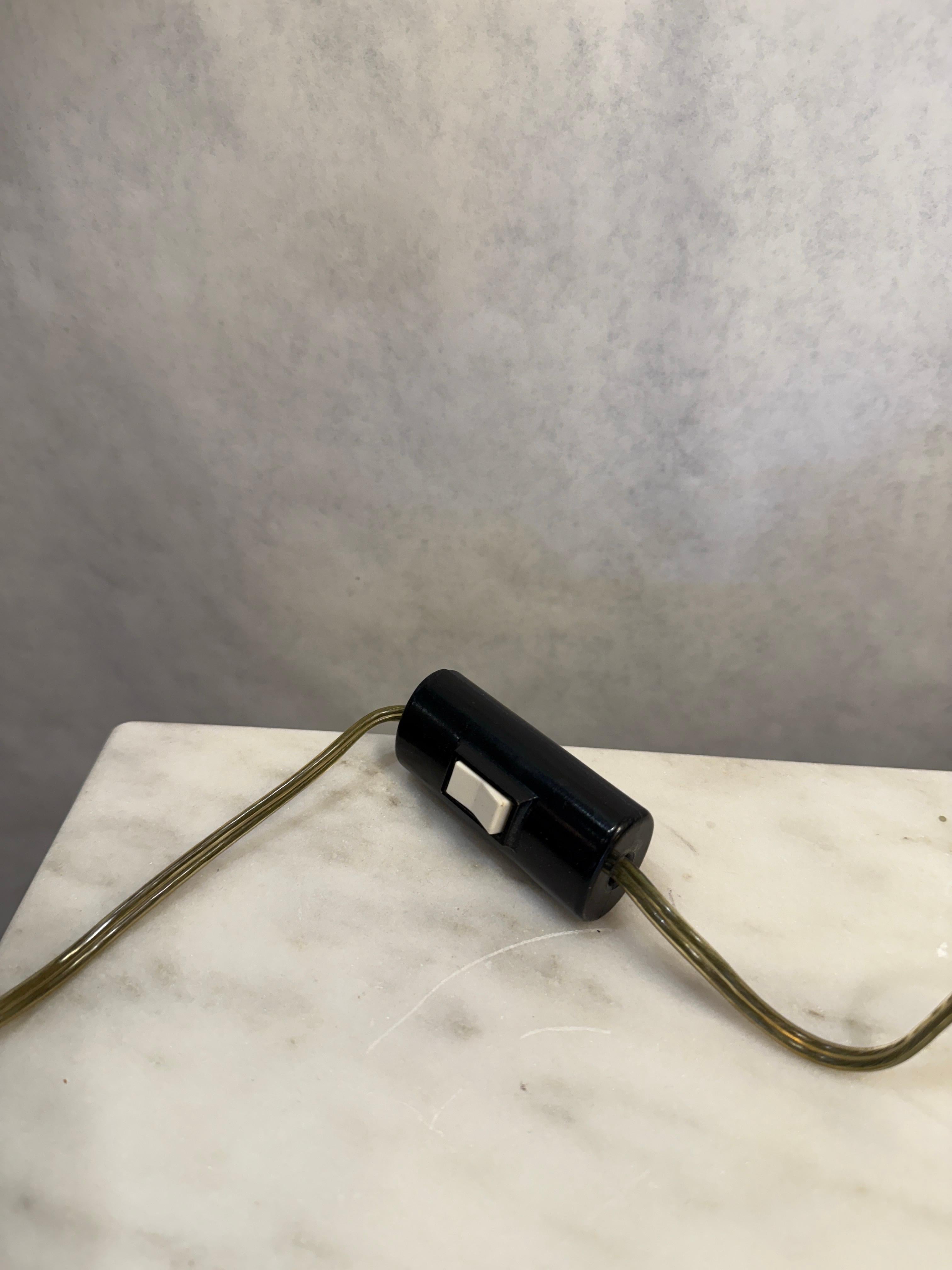 Rare Vintage Oversized Tobacco Leaf, Resin and Brass Table Lamp For Sale 4