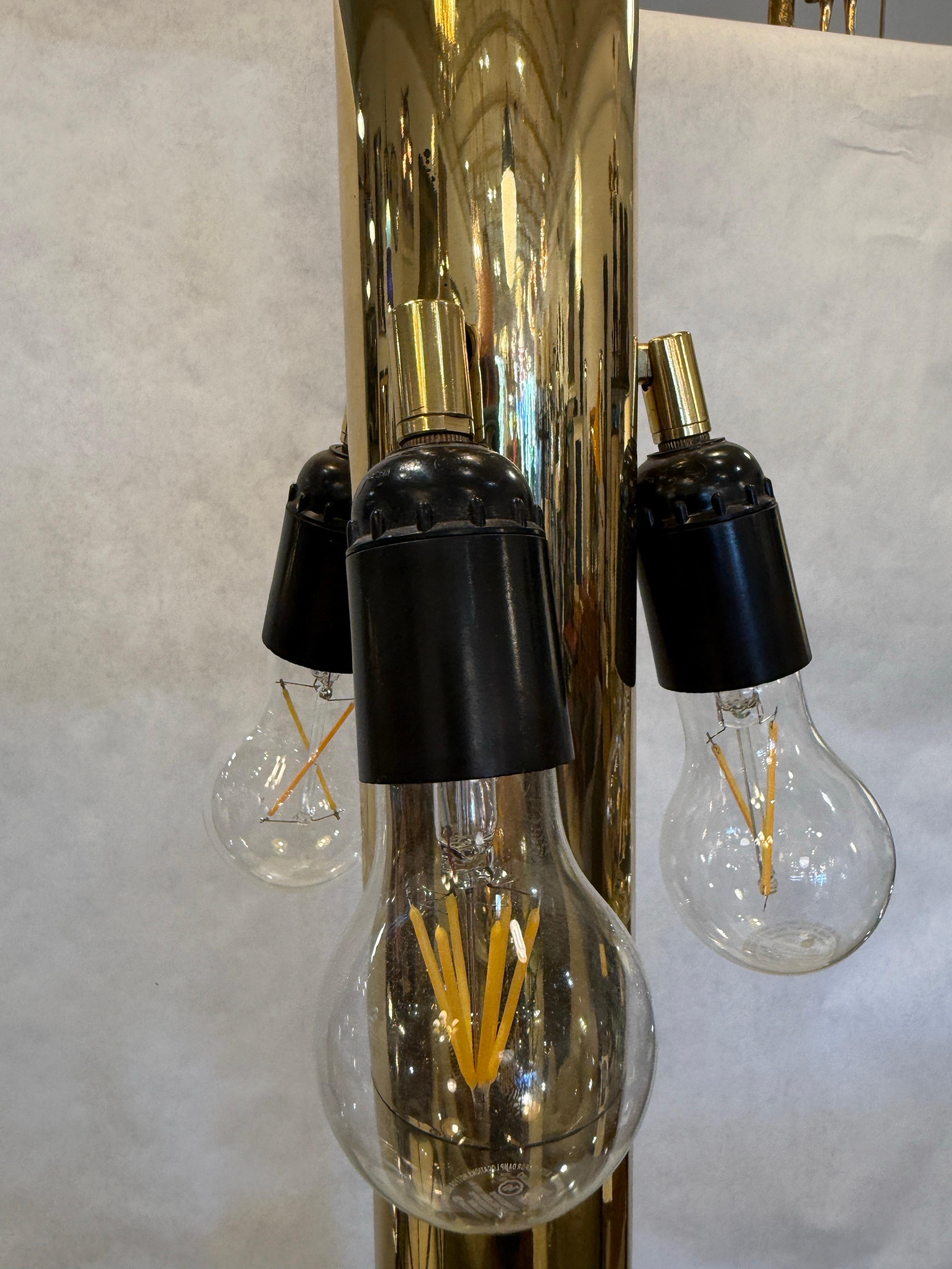 Rare Vintage Oversized Tobacco Leaf, Resin and Brass Table Lamp For Sale 6