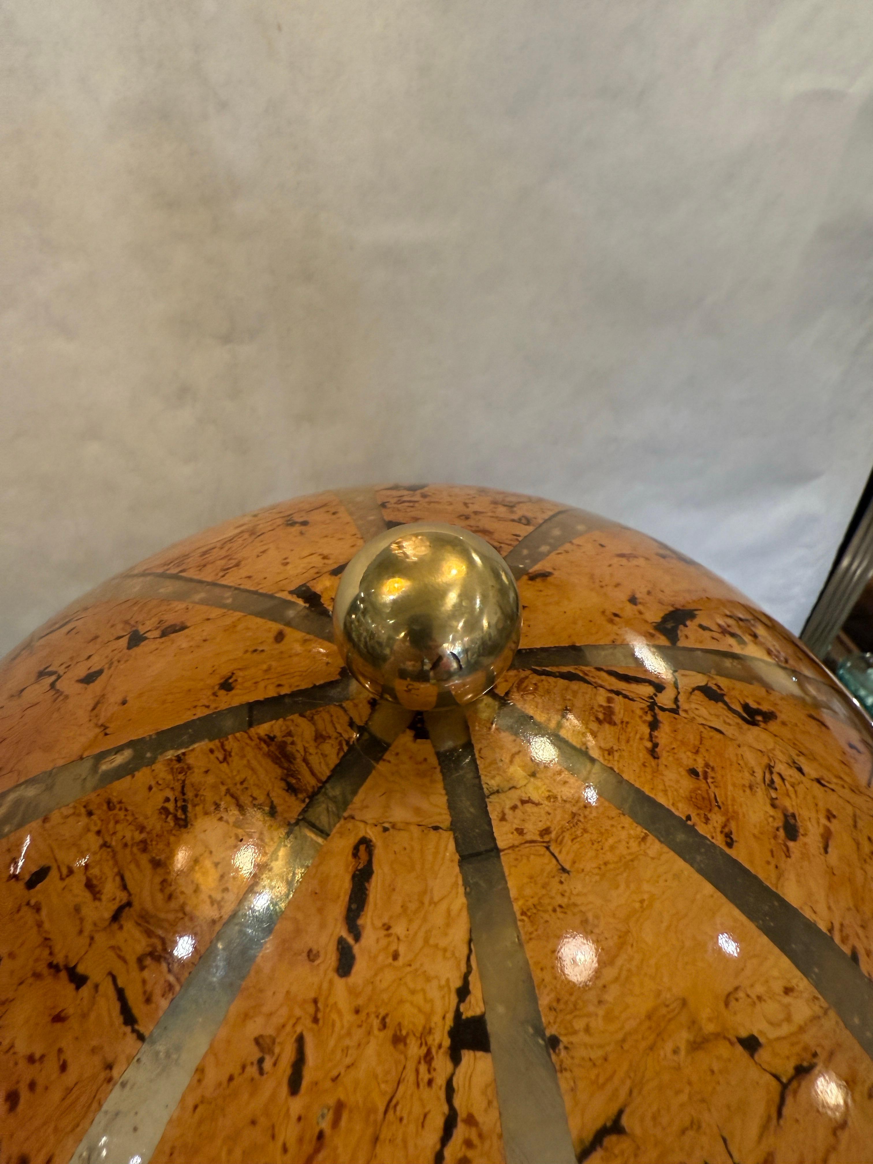 Rare Vintage Oversized Tobacco Leaf, Resin and Brass Table Lamp For Sale 7