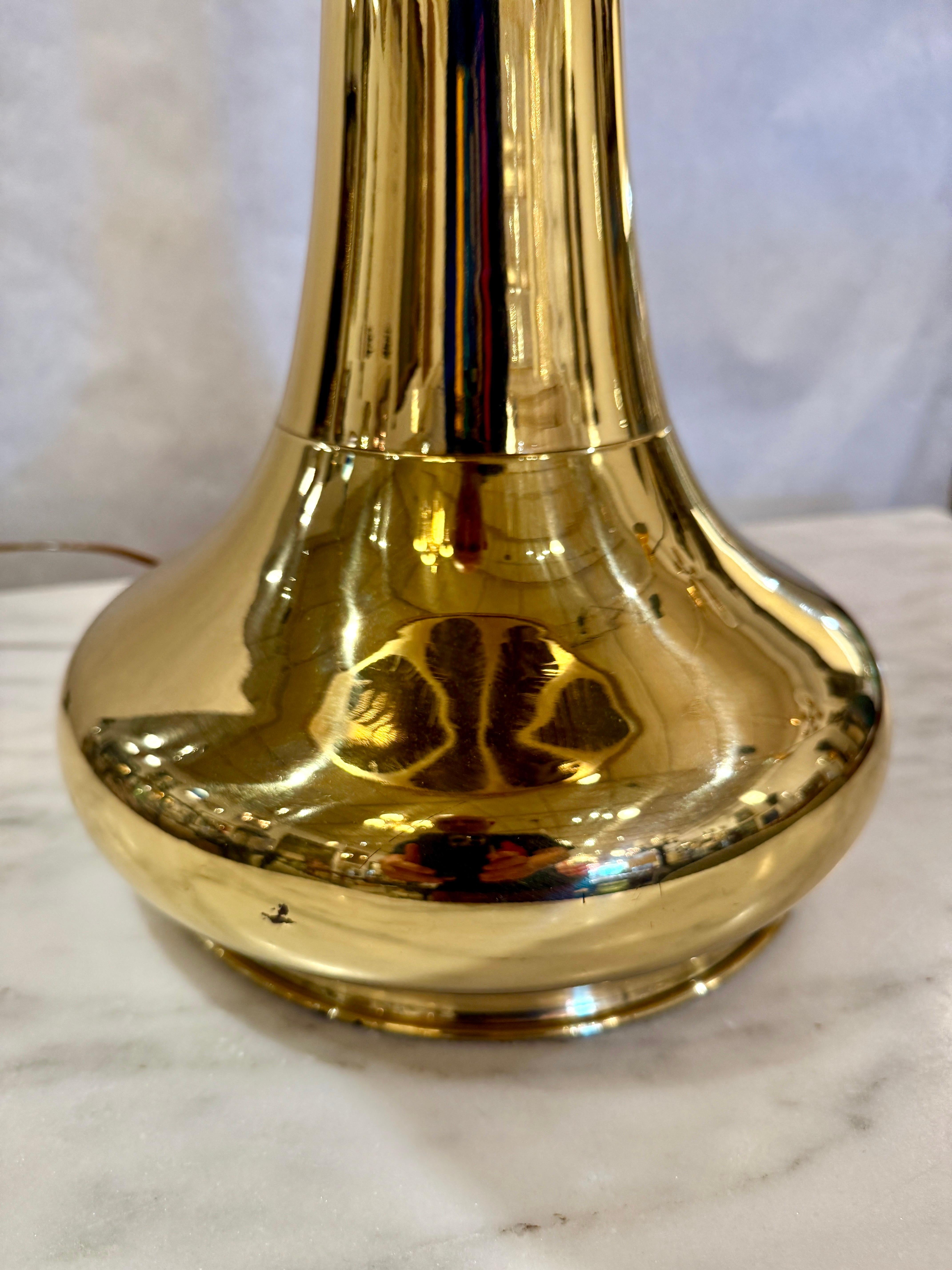 Mid-Century Modern Rare Vintage Oversized Tobacco Leaf, Resin and Brass Table Lamp For Sale