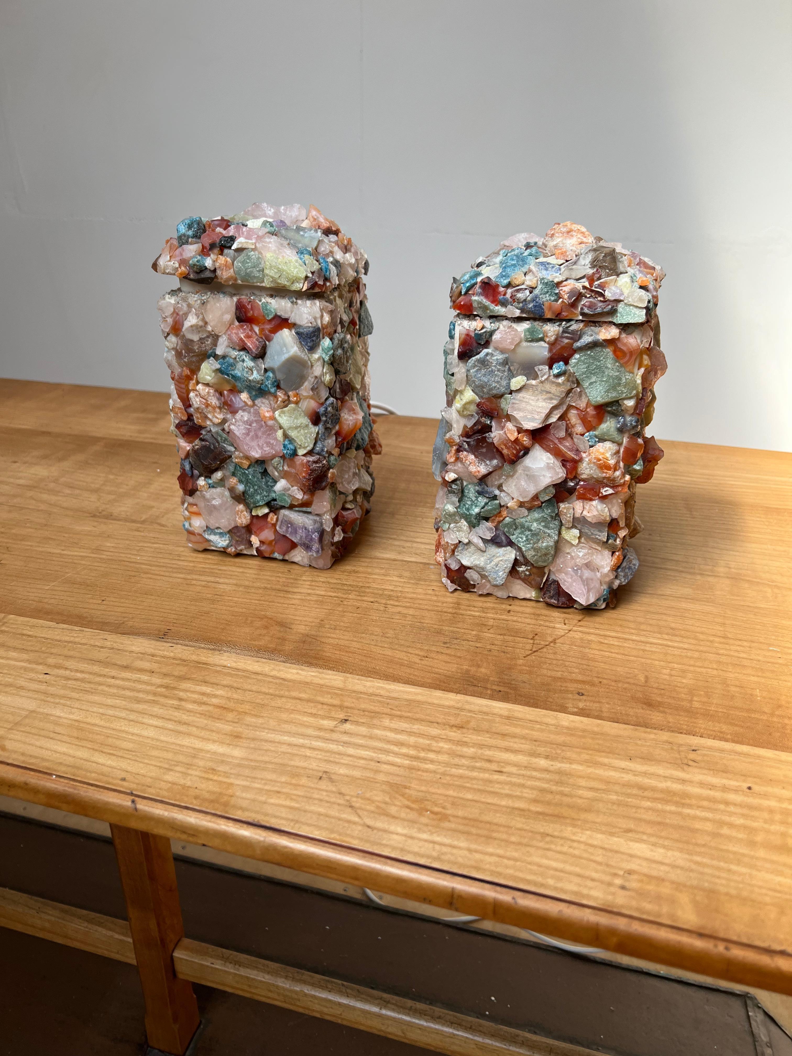 Rare Vintage Pair of Mid-Century Modern Colorful Agate Mineral Stone Table Lamps For Sale 1