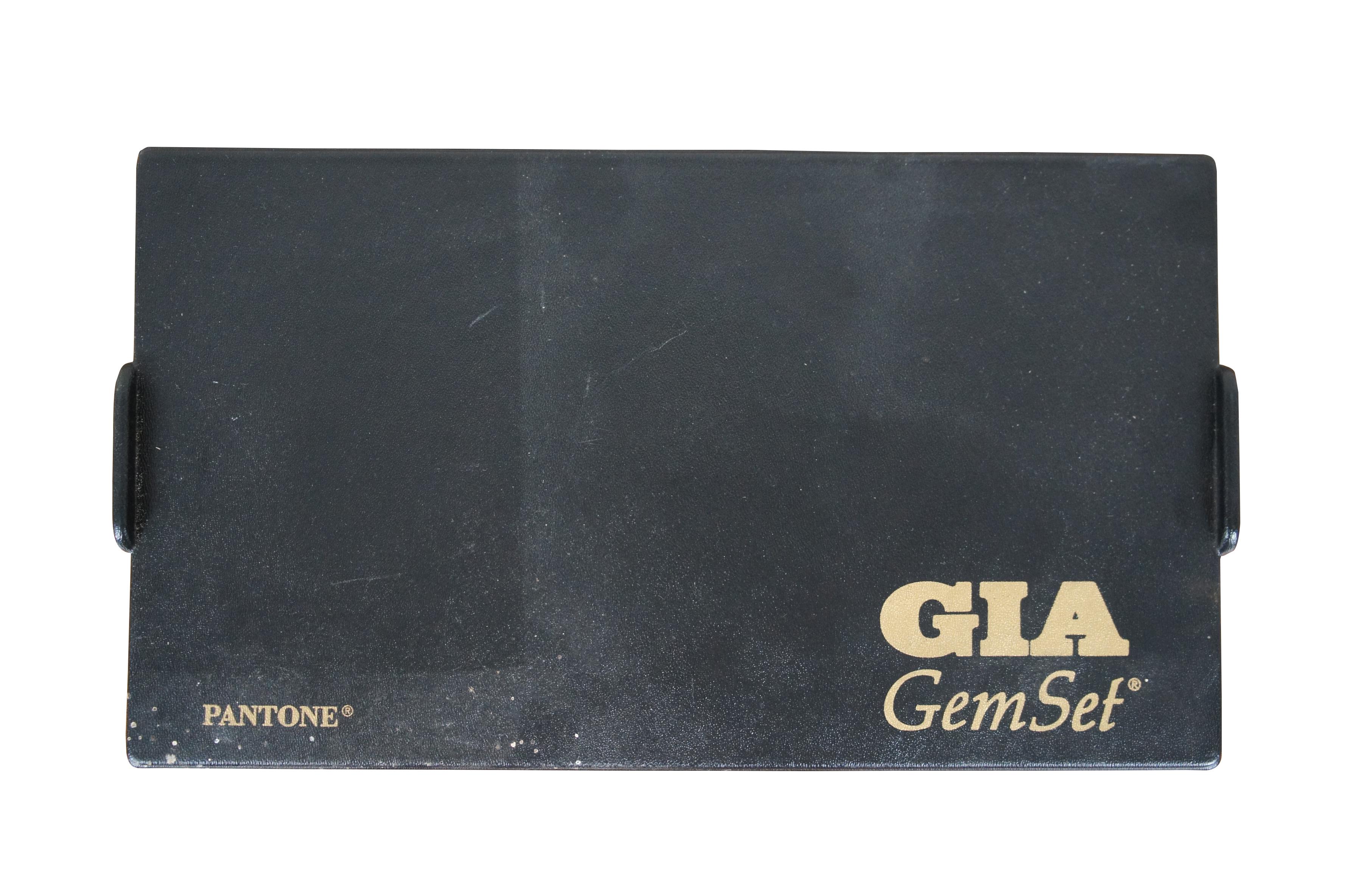 Rare Vintage Pantone GIA Diamond Gemstone Gem Hue Wheel GemSet 50 Pc In Good Condition In Dayton, OH