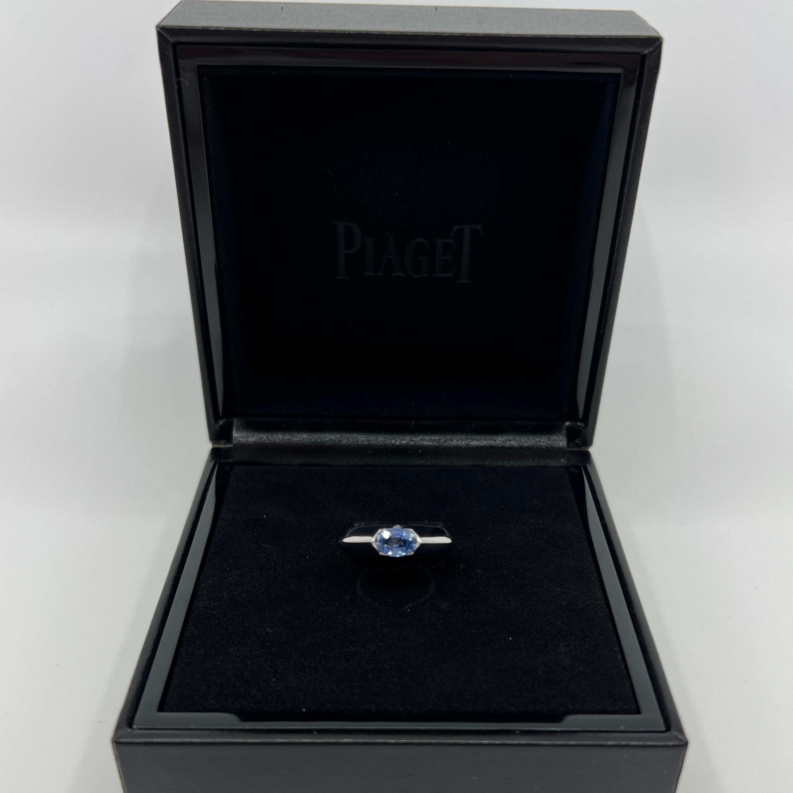 Taille ovale Piaget Aura rare bague vintage en or blanc 18 carats avec saphir bleu et diamants en vente