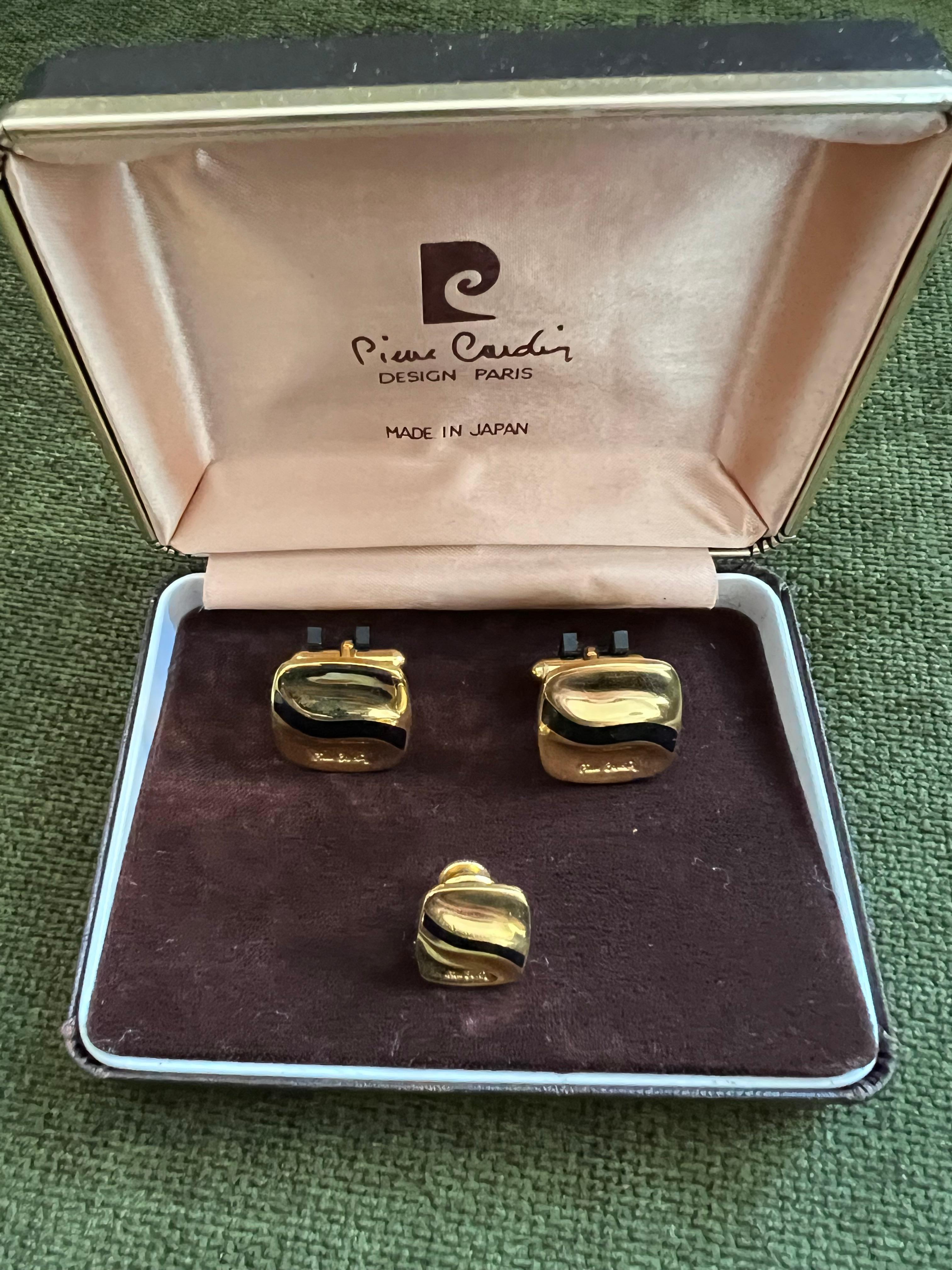 Seltene Vintage PIERRE CARDIN CUFFLINKS & Krawattennadel In Originalgehäuse Circa 1960 im Zustand „Hervorragend“ im Angebot in New York, NY