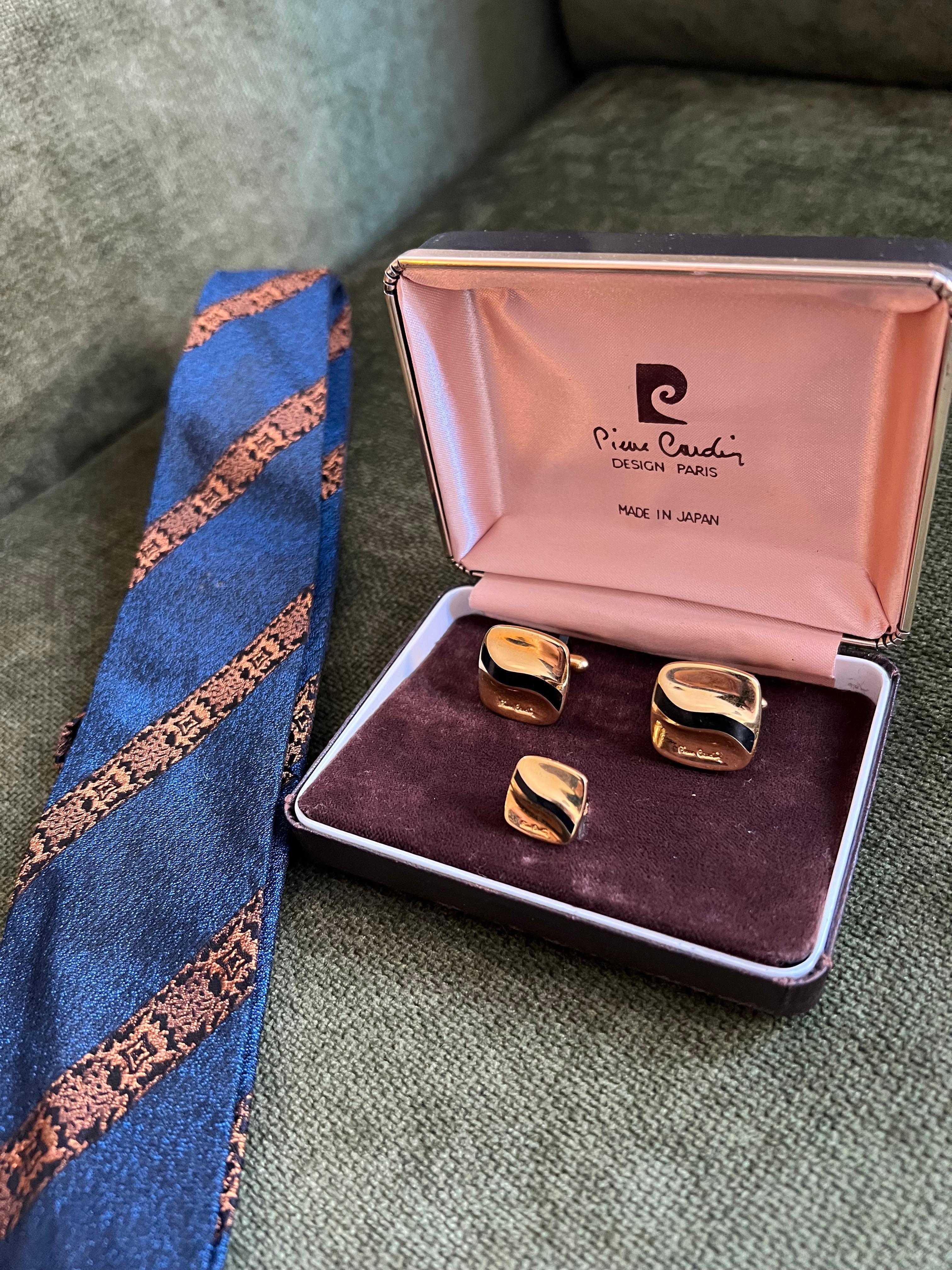 Seltene Vintage PIERRE CARDIN CUFFLINKS & Krawattennadel In Originalgehäuse Circa 1960 im Angebot 1