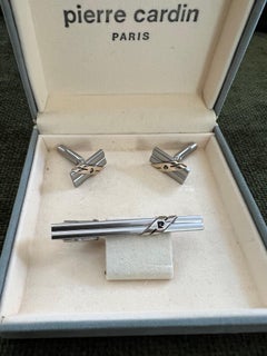 Seltene Vintage PIERRE CARDIN Retro Gold Logo CUFFLINKS & Krawattenklammer In Original Etui