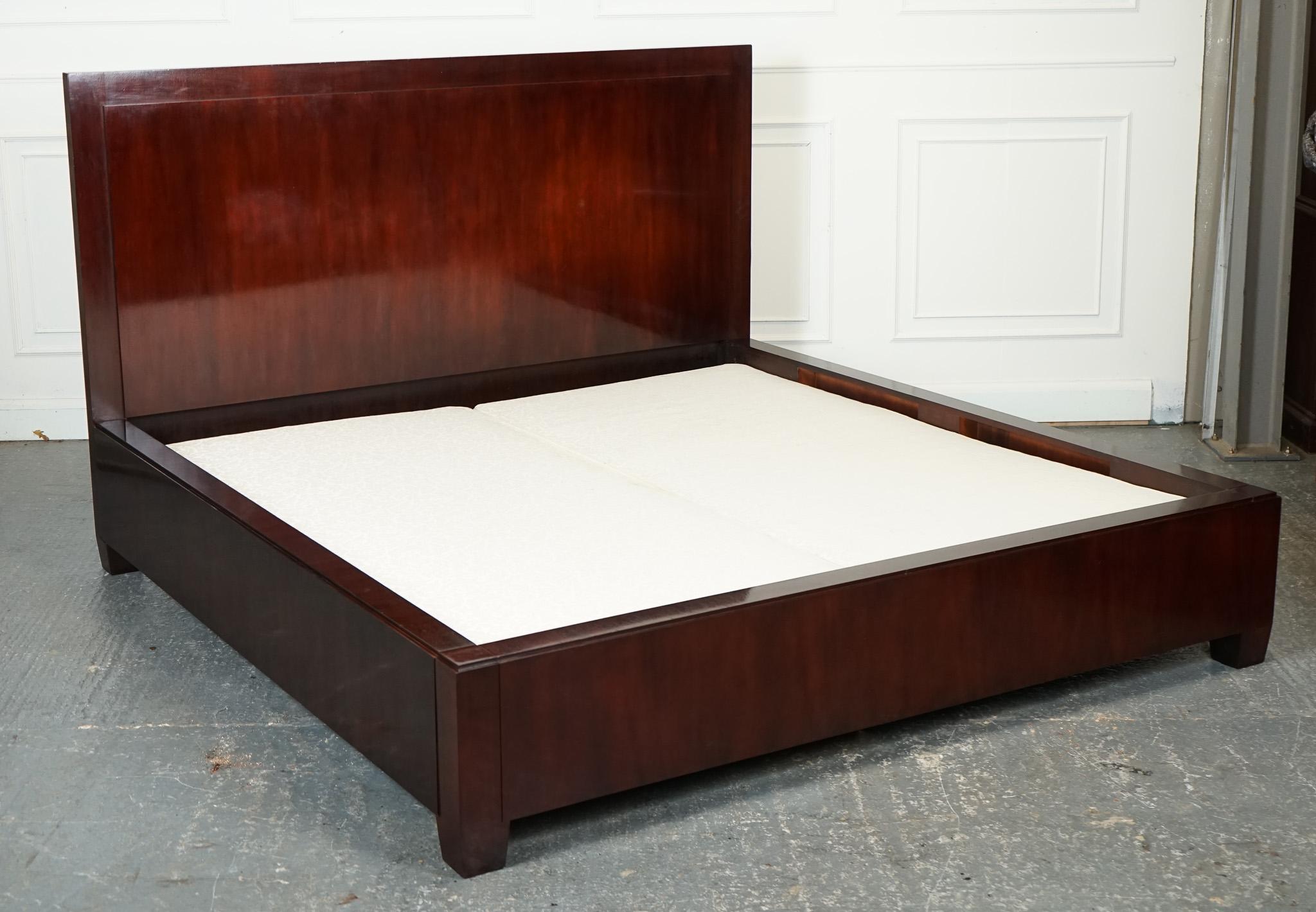 
We are delighted to offer for sale this rare Vintage Ralph Lauren American King Hudson Street Bed in rosewood-stained mahogany.

A truly exceptional piece of furniture. Originally launched in 1999, this model was the final king-size bed produced by