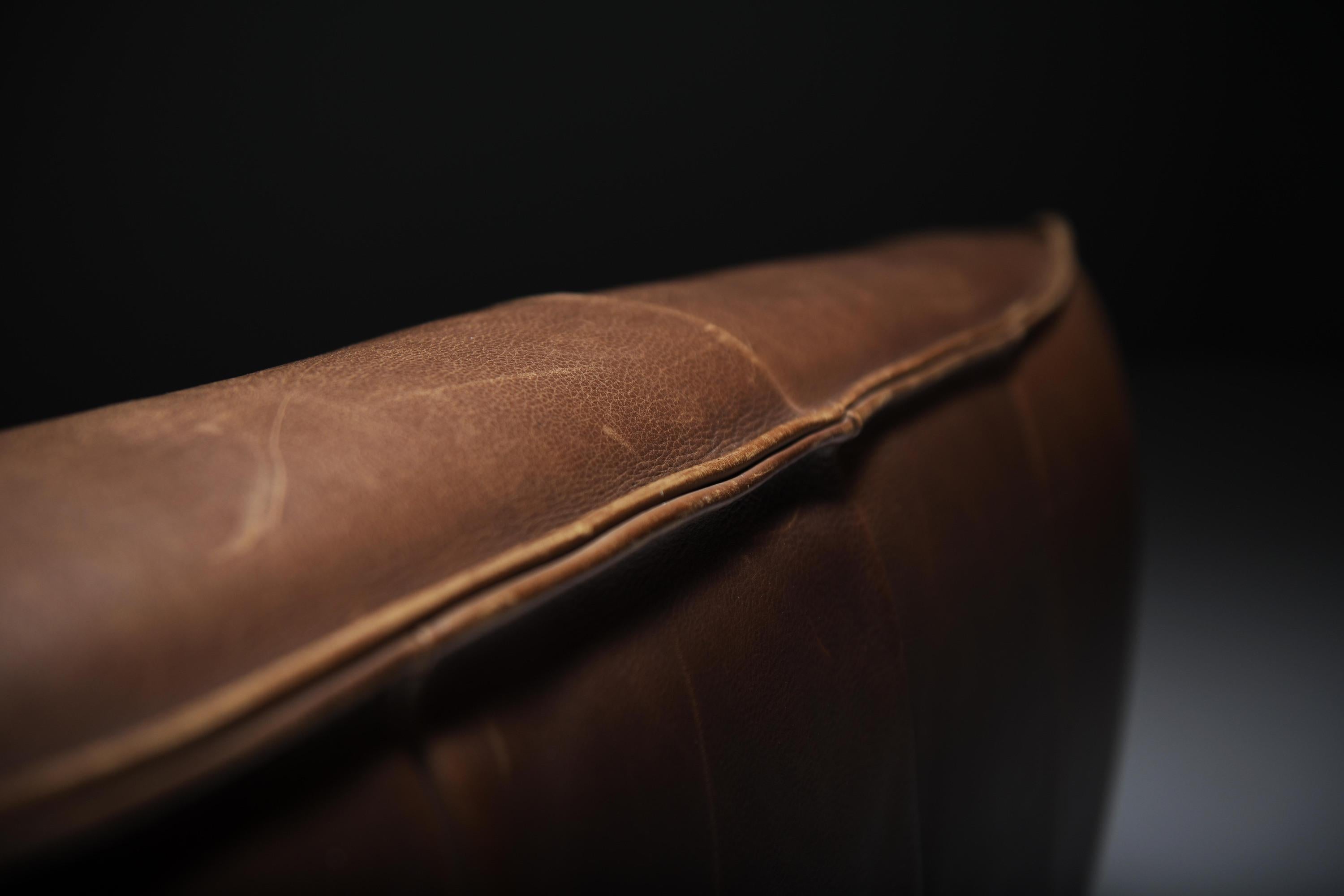 Rare & vintage Ringo sofa in original leather by Gerard van den Berg for MONTIS 4