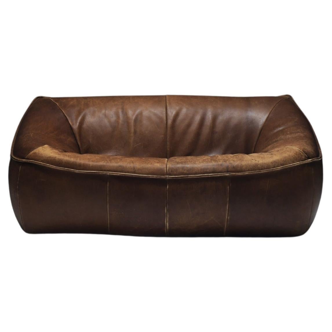 Embracing a strikingly minimal aesthetic, Gerard van den Berg crafted a sofa with a relaxed, flowing curve, complemented by the rich patina of the original vintage leather upholstery.
Designed by Gerard van den Berg for Montis (The Netherlands) in