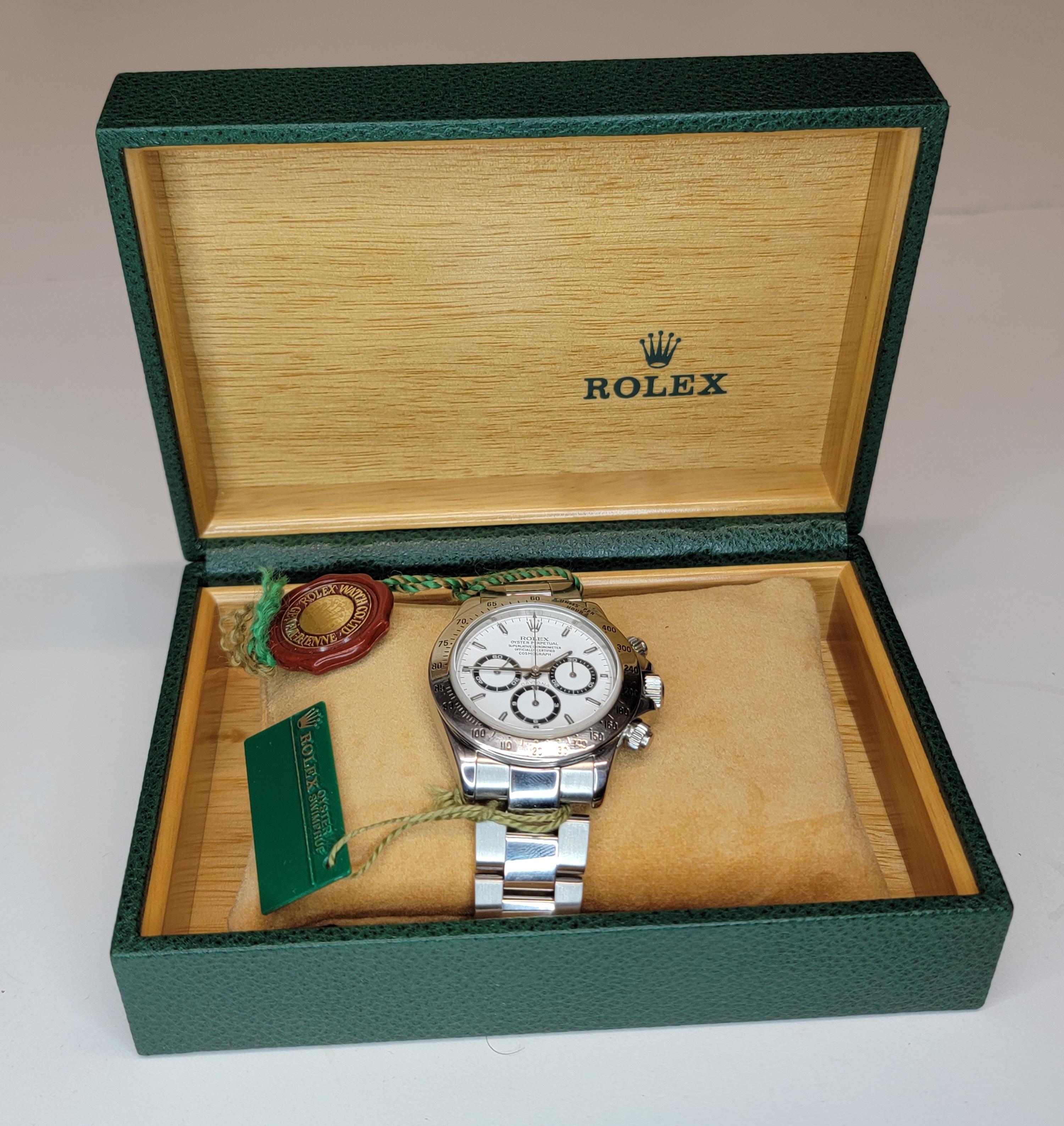ONE MEN’S ORIGINAL EXTRAORDINARILY RARE ROLEX VINTAGE DAYTONA WITH THE ZENITH MOVEMENT

ITEM DESCRIPTION: 
This is a rare vintage men’s Rolex Daytona watch with the Zenith movement. It has the very rare and special white dial with black circles on