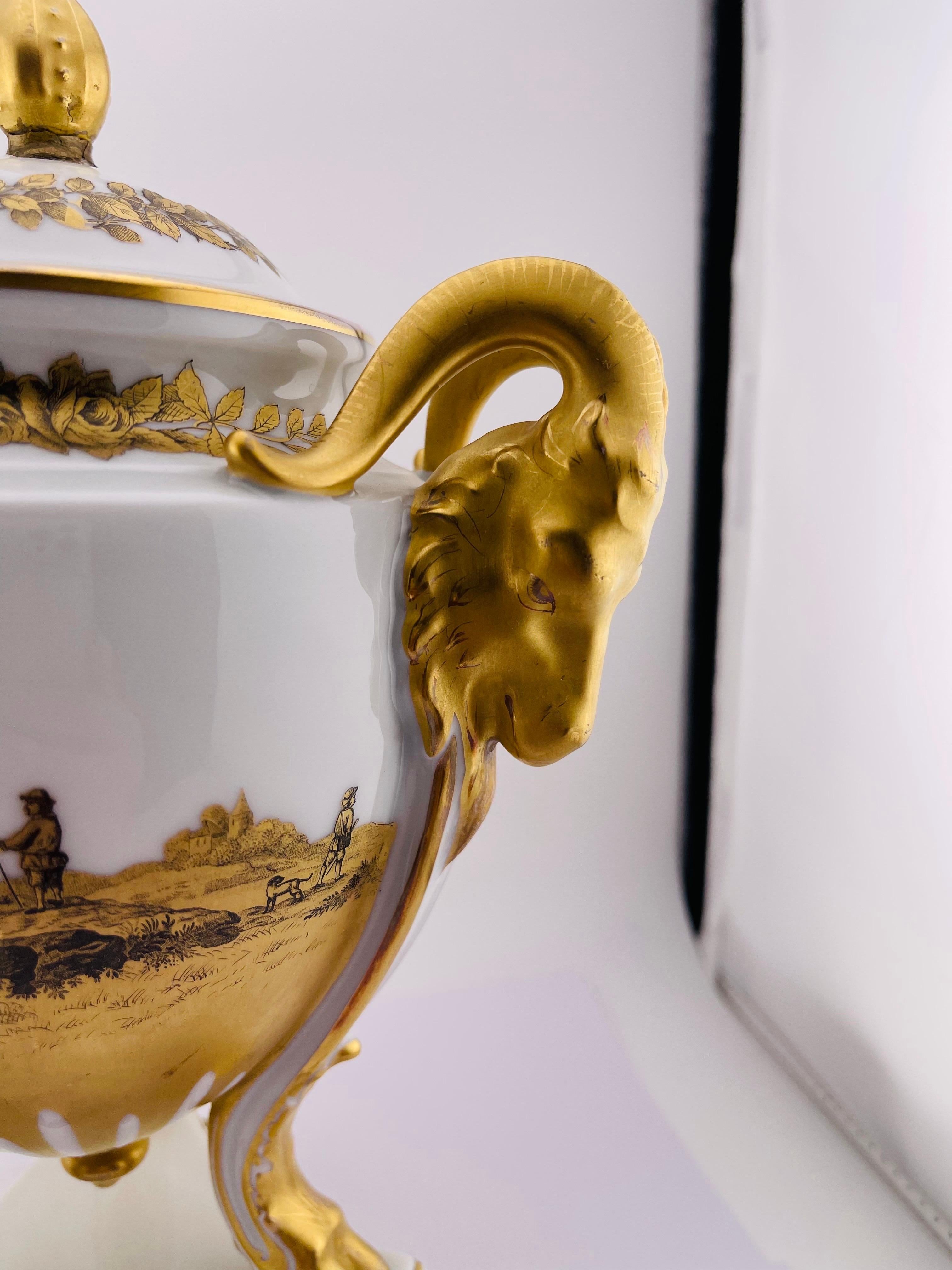 Raro vaso Rosenthal d'epoca con coperchio, isorismo Capricorno In condizioni discrete in vendita a Berlin, DE
