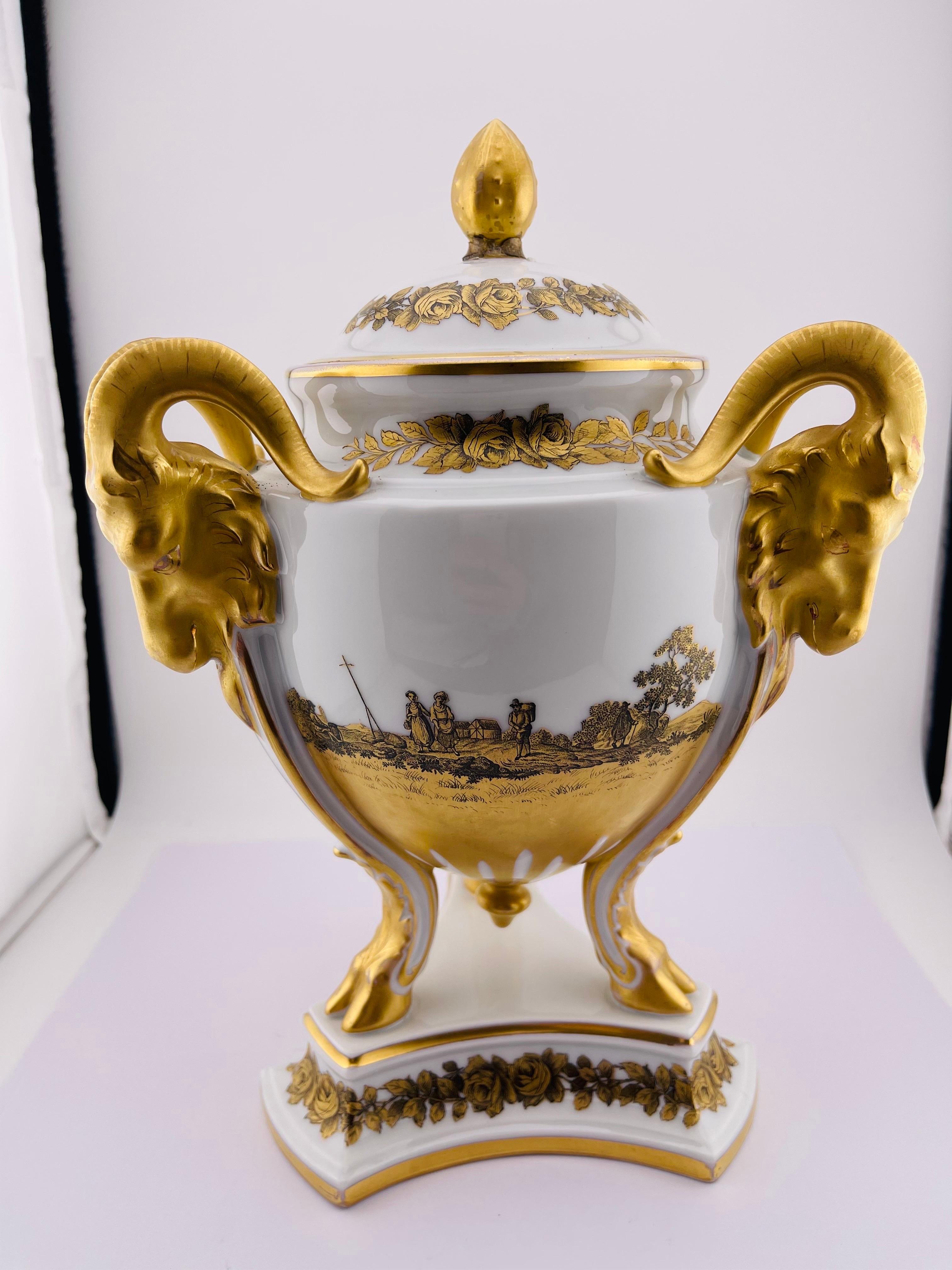 Porcellana Raro vaso Rosenthal d'epoca con coperchio, isorismo Capricorno in vendita