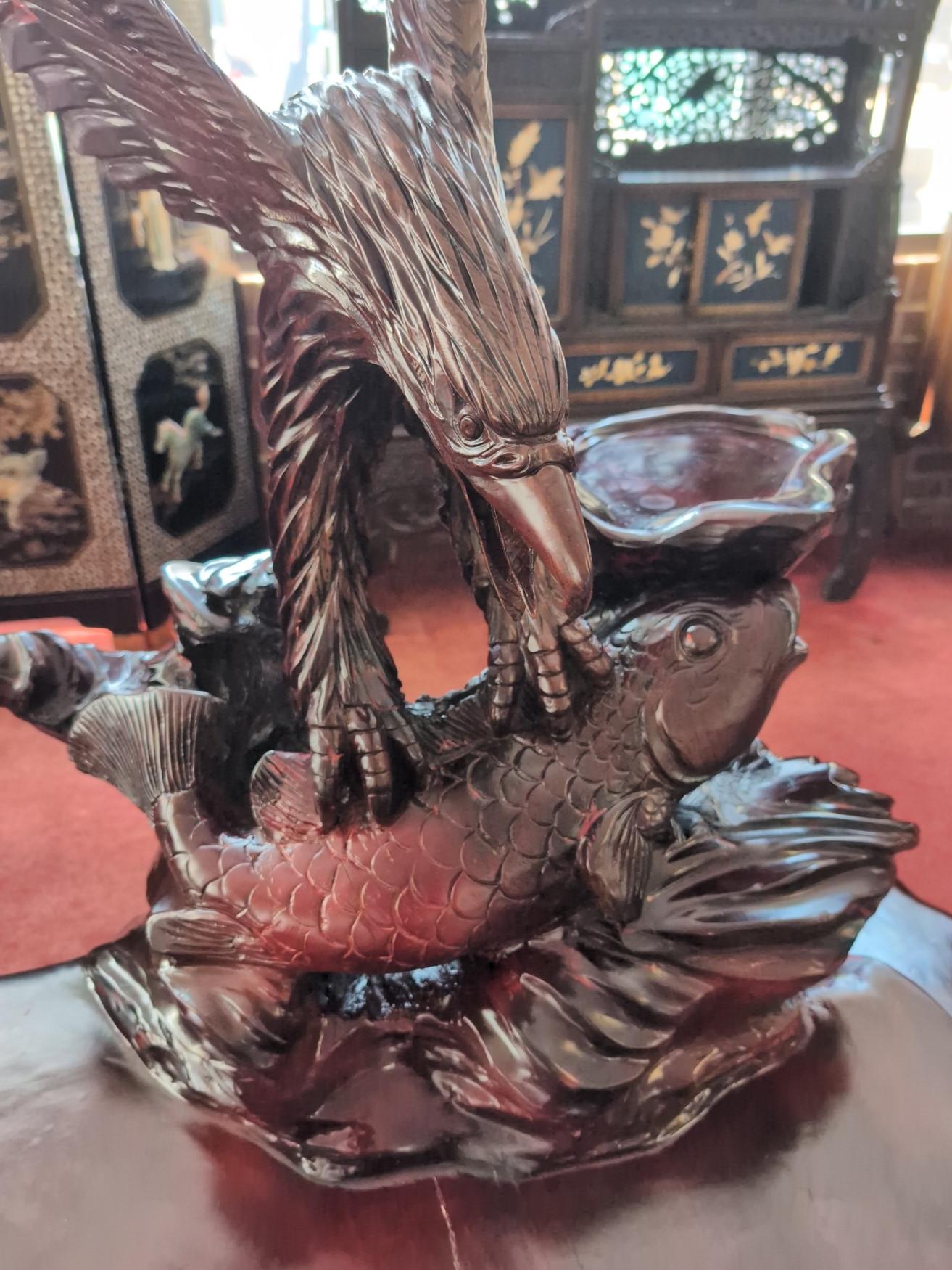 Autre Ensemble de table à thé 3 pièces vintage rare, aigle, poisson koï en vente