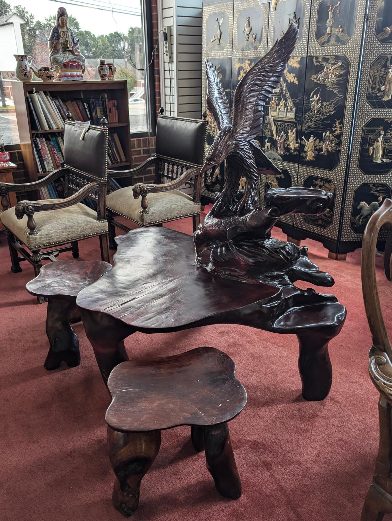 Sculpté Ensemble de table à thé 3 pièces vintage rare, aigle, poisson koï en vente