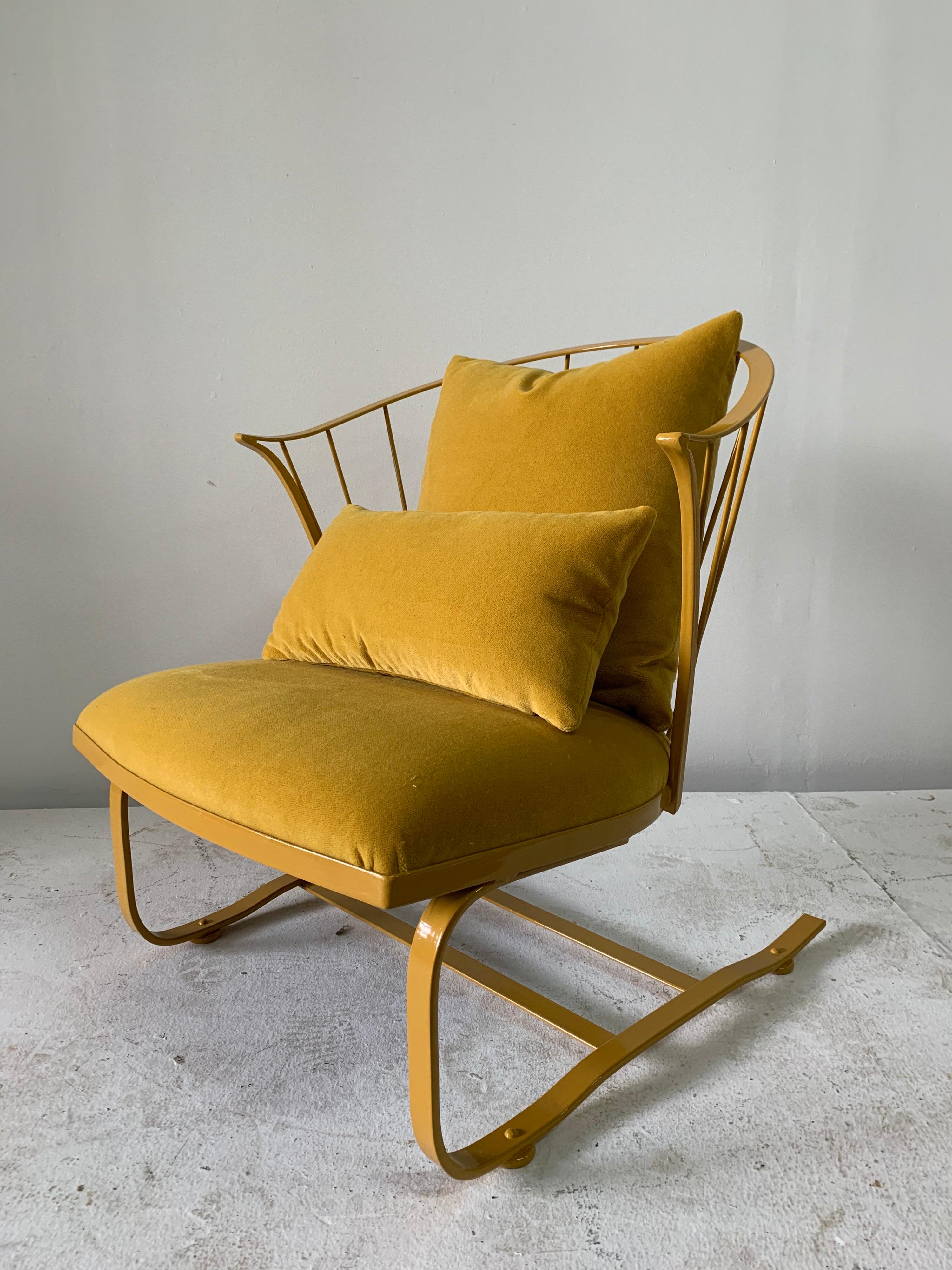 Rare Vintage Russell Woodard Custom Powder-Coated Reclining Rocking Chair In Good Condition For Sale In East Hampton, NY