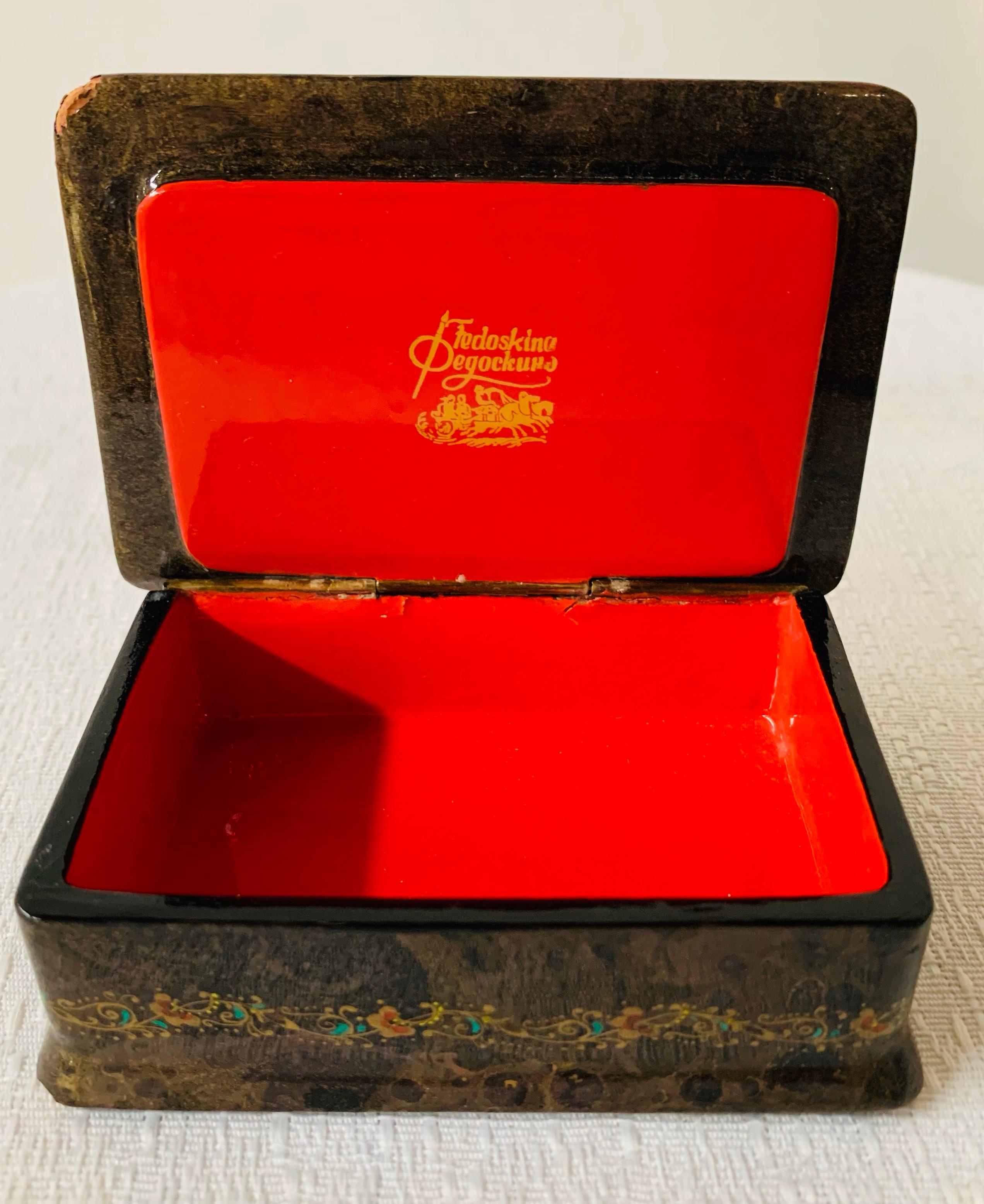 Rare Vintage Russian Hand Painted Lacquered Small Wooden Box Signed Fedoskino In Good Condition For Sale In Plainview, NY