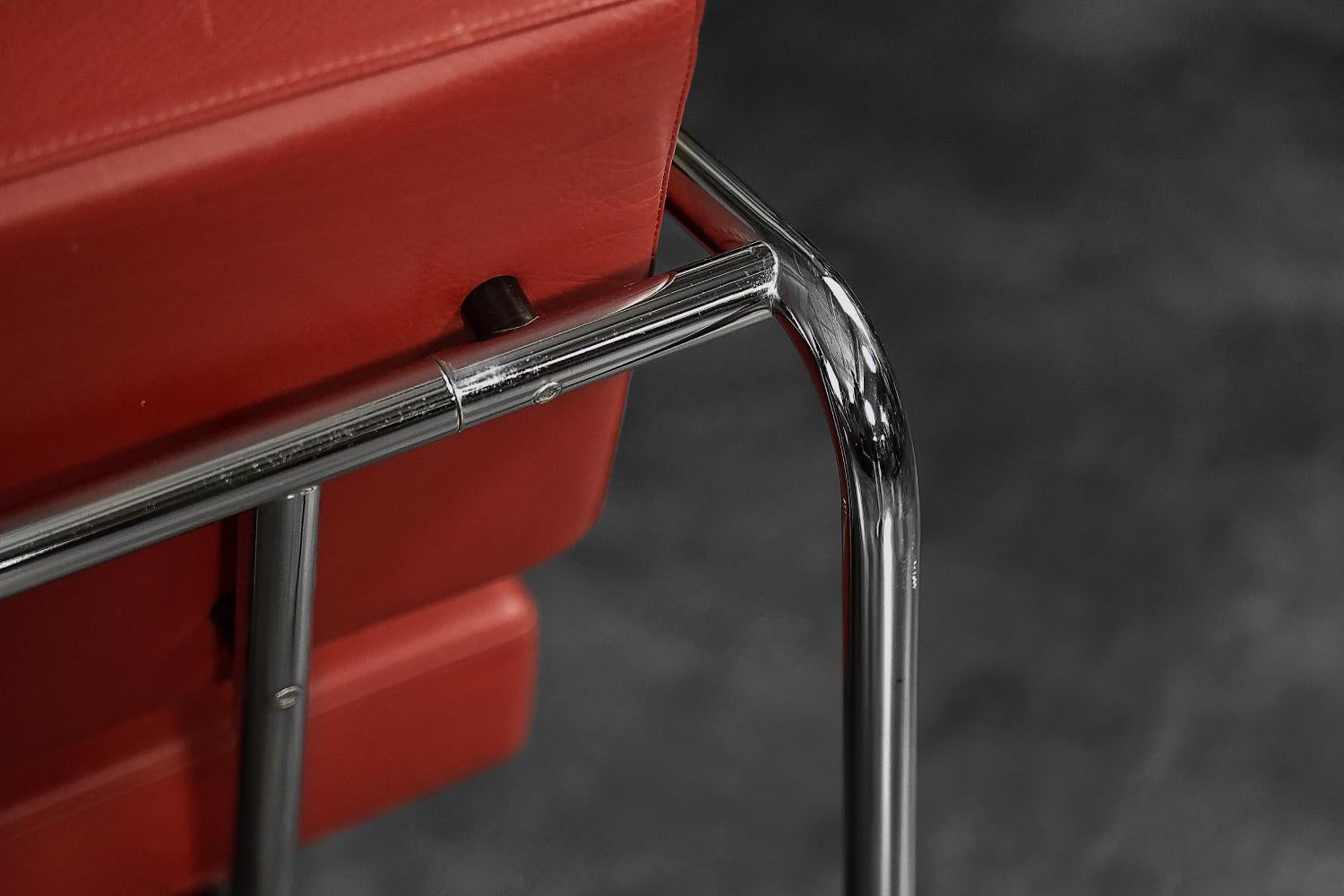 Rare fauteuil scandinave Bauhaus chromé et en cuir de Torben Skov en vente 5