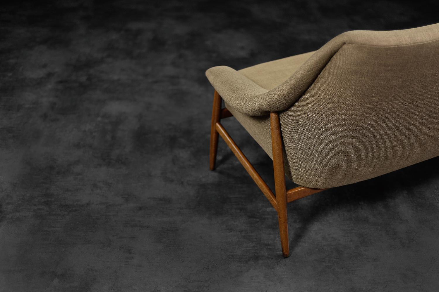Mid-20th Century Rare Vintage Scandinavian Modern 2-Seater Brown Fabric & Oak Sofa Grace by Ikea For Sale
