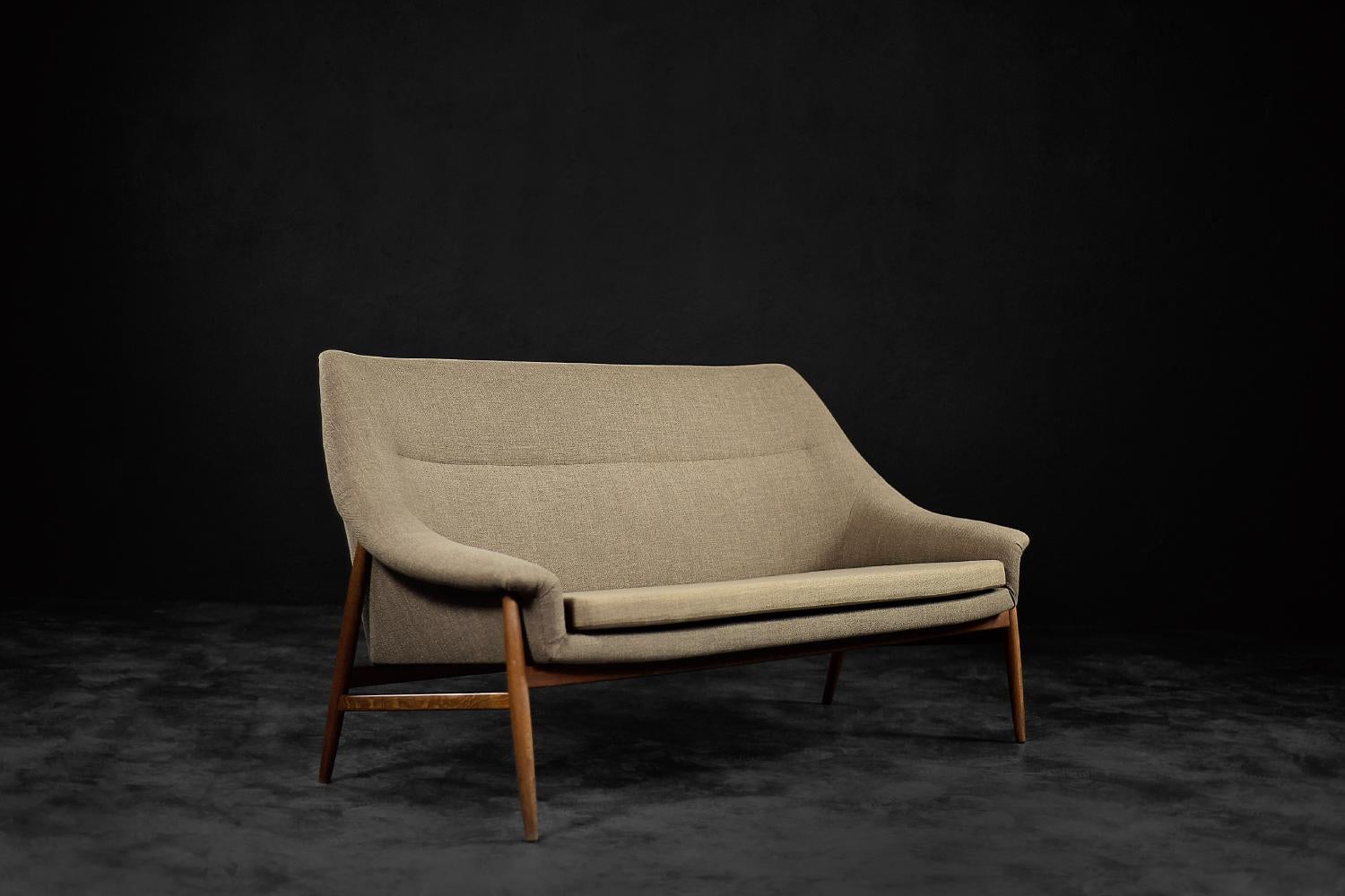 Seltenes 2-Sitzer Sofa Grace von Ikea aus braunem Stoff und Eiche, skandinavisch modern (Mitte des 20. Jahrhunderts) im Angebot
