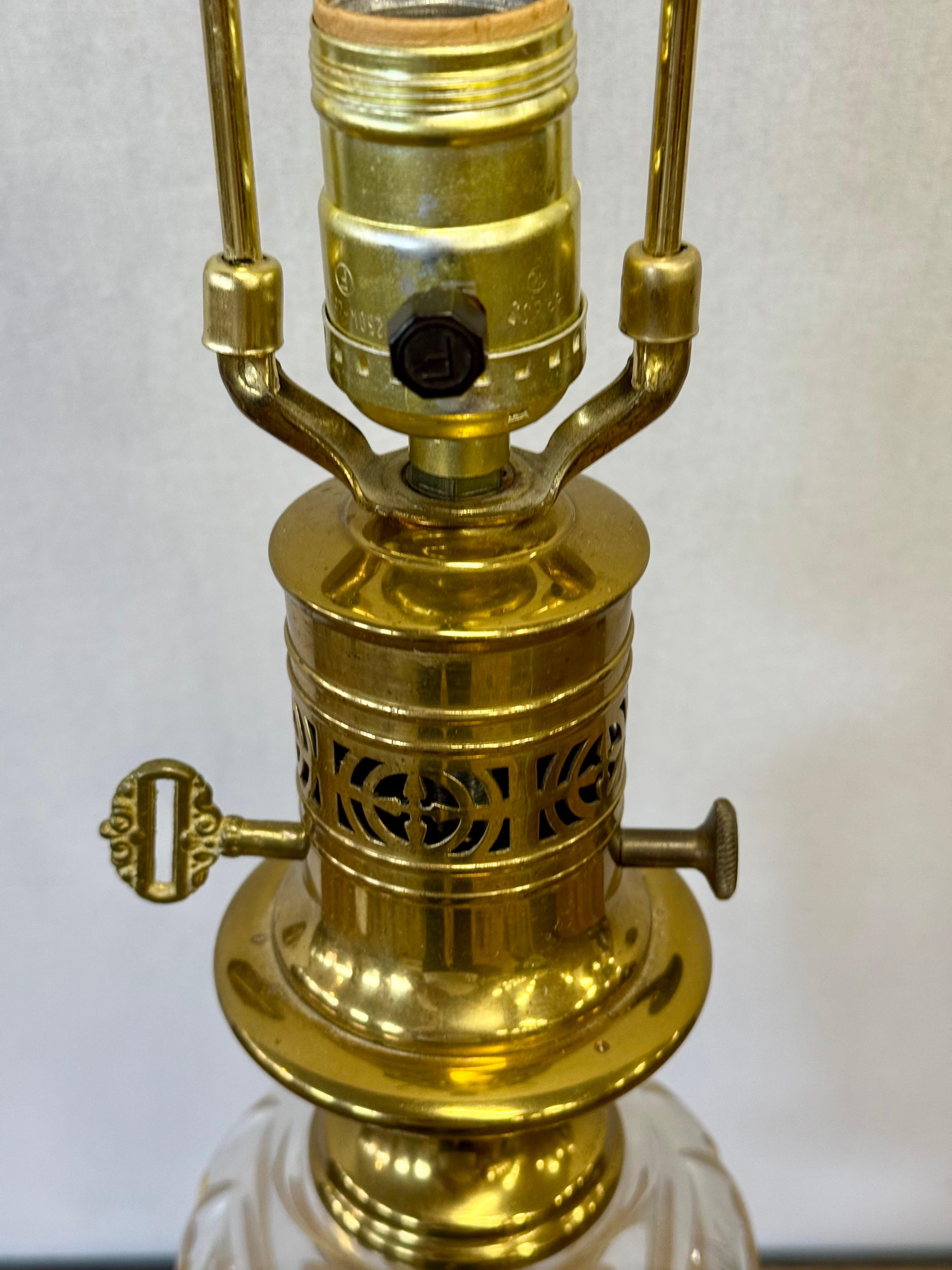 Rare lampe de table vintage signée Paul Hanson en laiton et verre Baccarat en vente 6