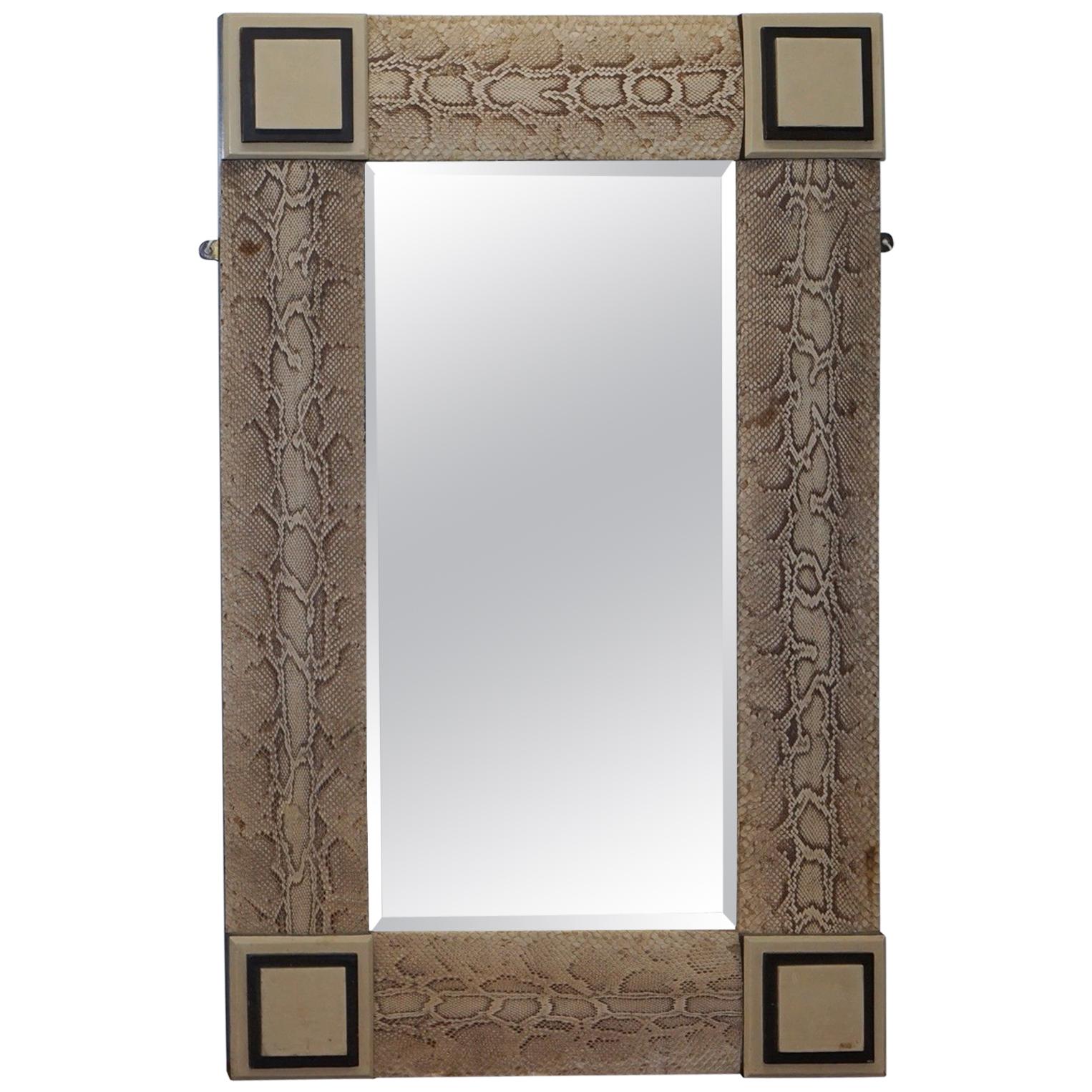 Raro Espejo Vintage de Piel de Serpiente Tapizado en Madera Maciza Marco de Madera Antigua en venta