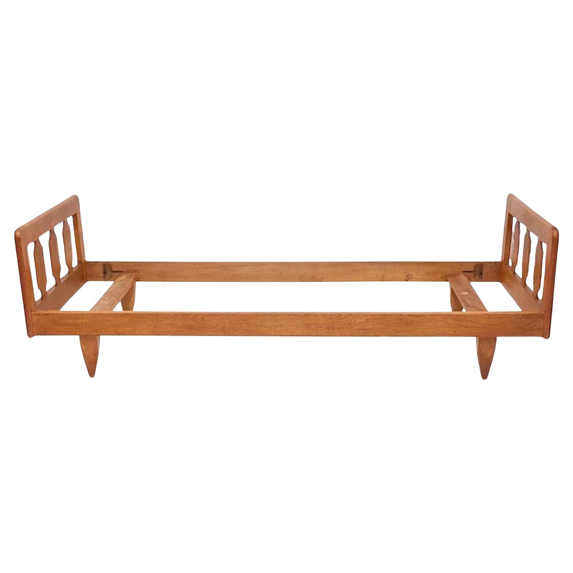 Rare lit de jour / lit de repos vintage en Oak massif, Guillerme et Chambron pour Votre Maison