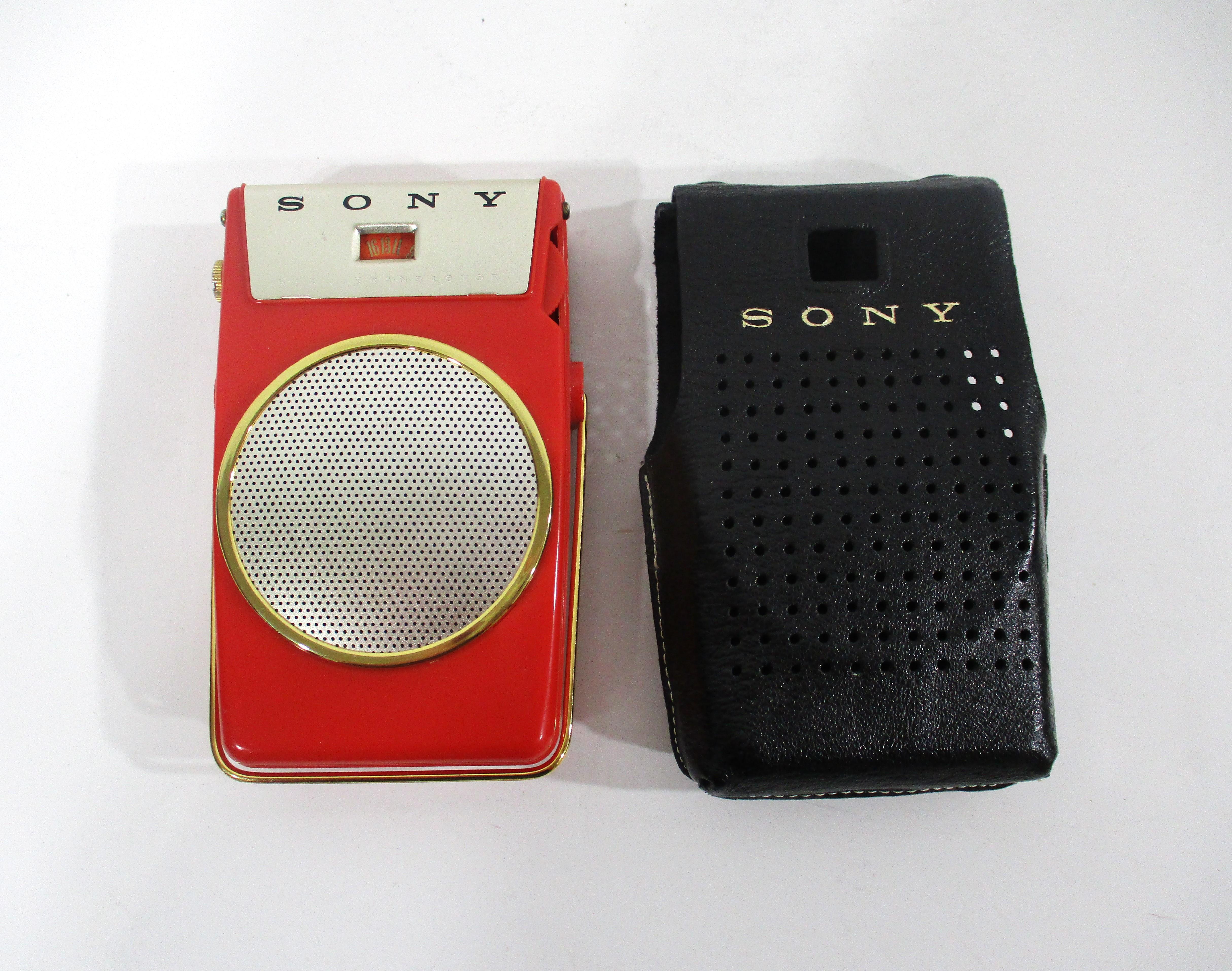 Metal Rare Vintage Sony TR 610 Shirt Pocket Transistor Radio