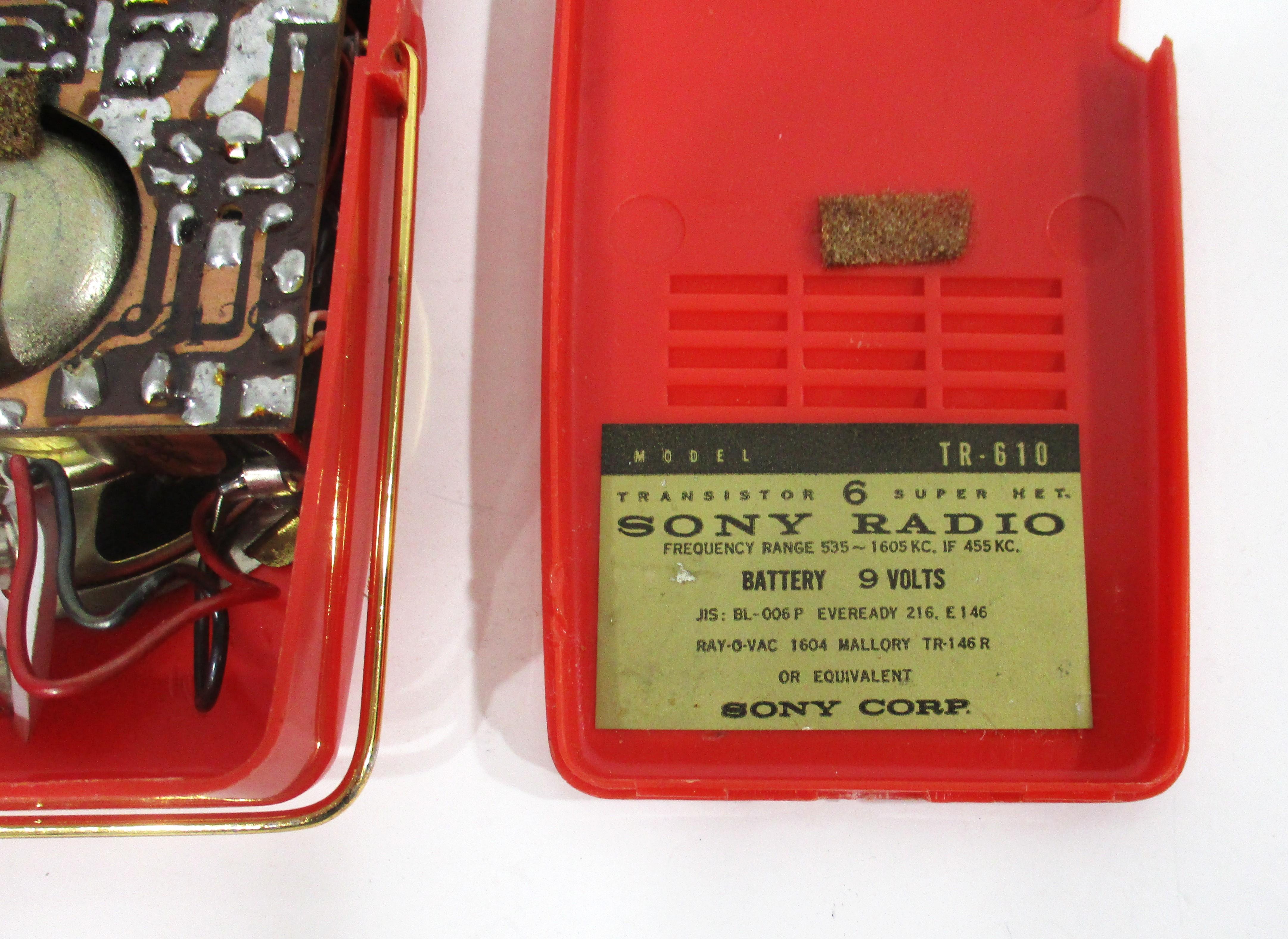 Rare Vintage Sony TR 610 Shirt Pocket Transistor Radio In Good Condition In Cincinnati, OH