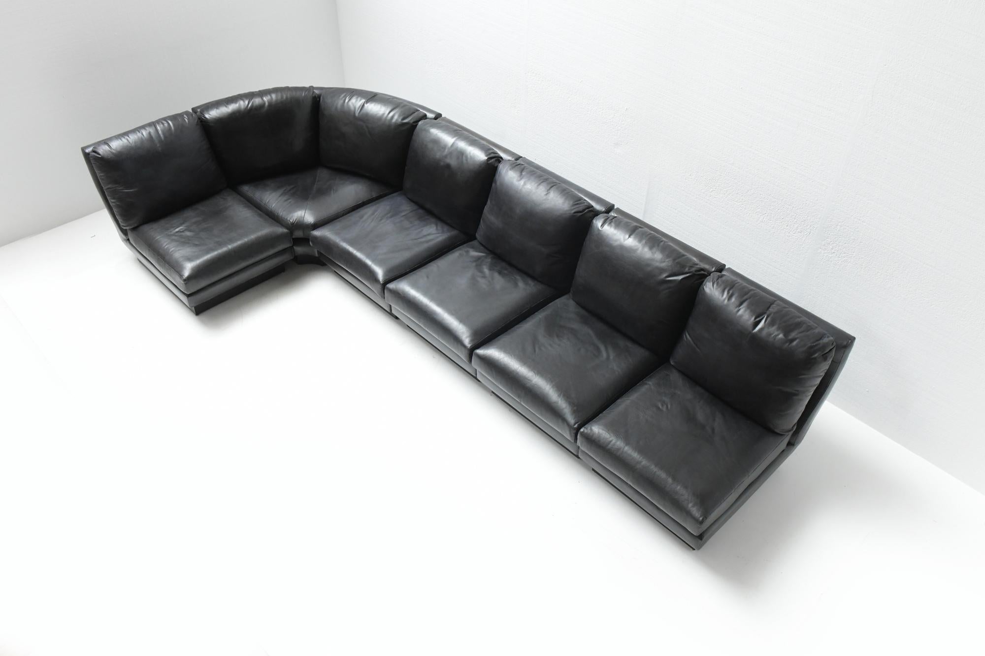 Rare Vintage A.I.C Modular Black Leather Sofa  par Willy Rizzo, Italie État moyen - En vente à Buggenhout, Oost-Vlaanderen