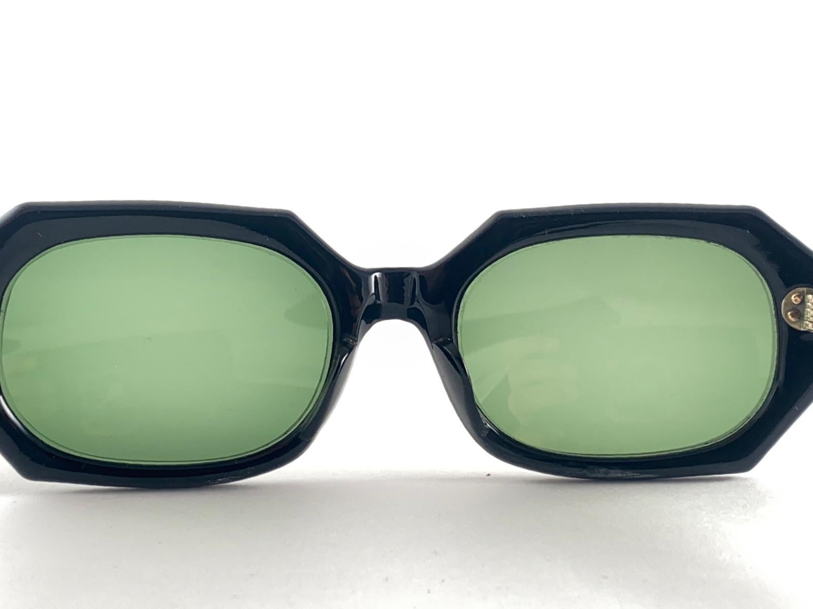 Women's or Men's Rare Vintage Swank Textured Rectangular Frame 1960'S Sunglasses Made In France For Sale