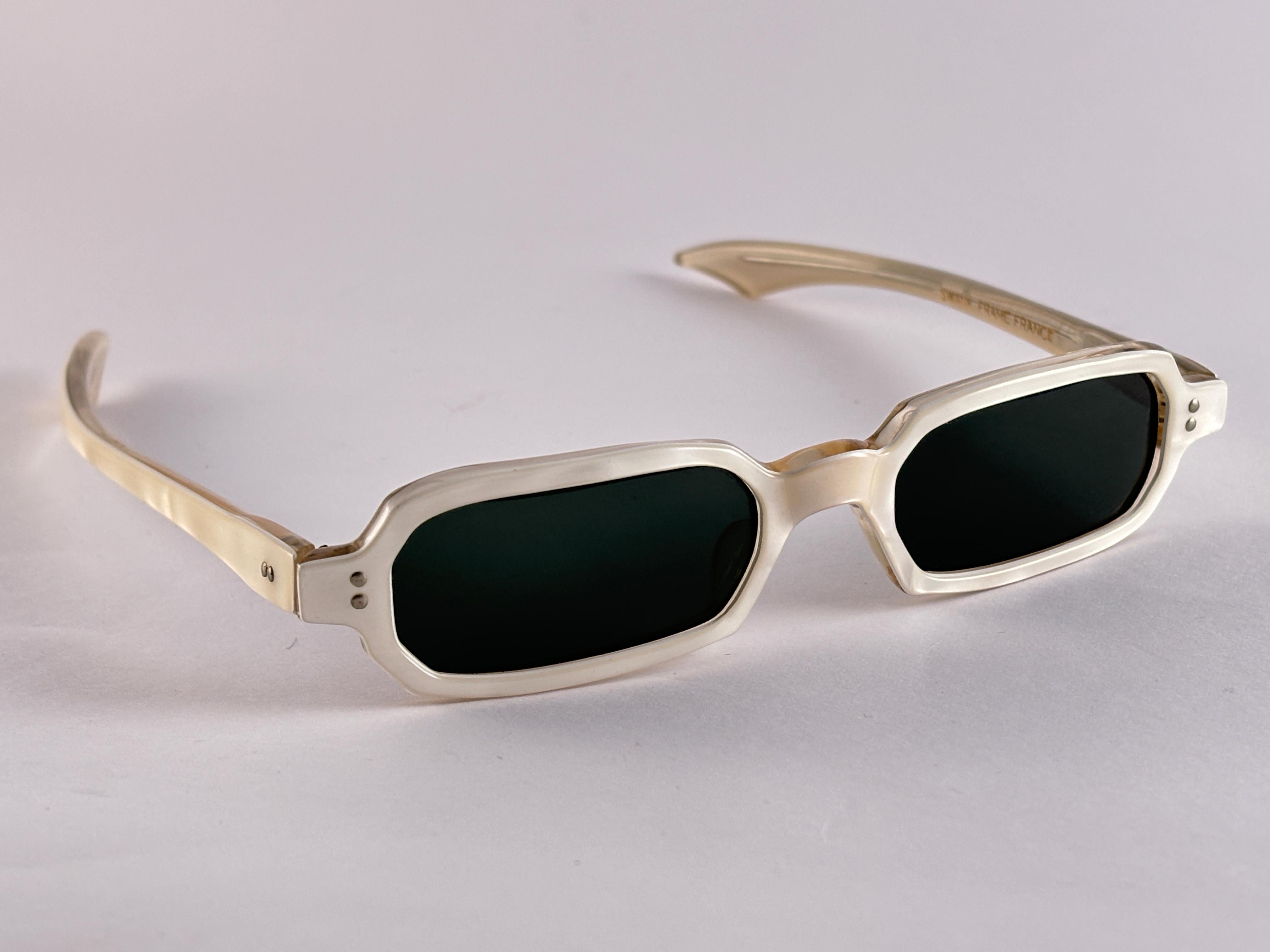 Rare Vintage Swank White Rectangular Frame 1970'S Sunglasses Made In France For Sale 3