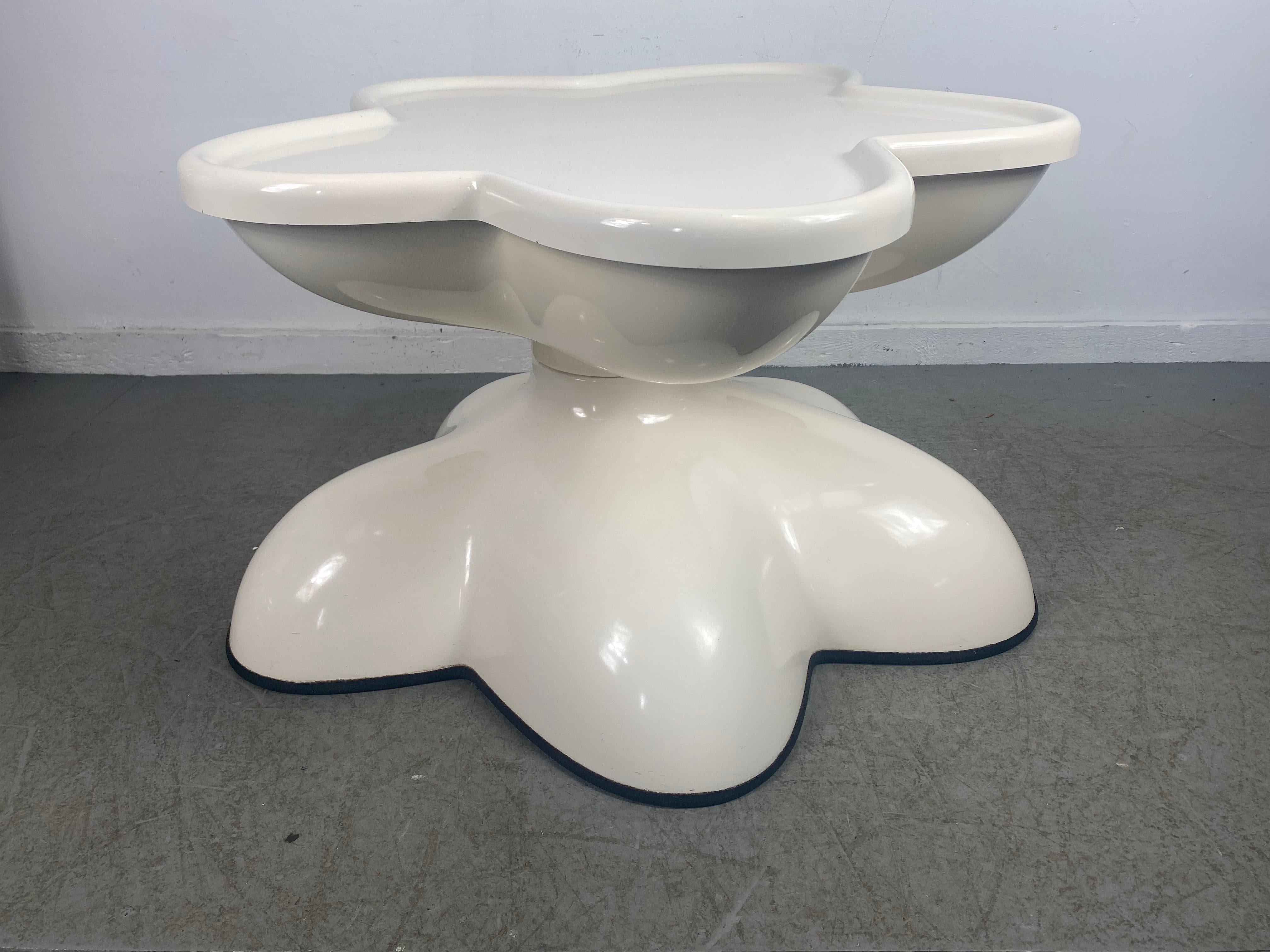Rare Vintage Swivel Molar Coffee Table by Wendell Castle In Good Condition In Buffalo, NY