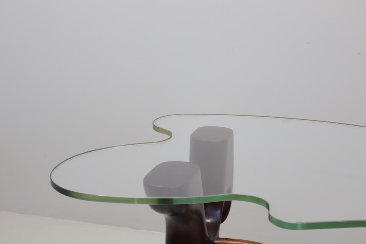 Rare Table by Paul Laszlo Glass top Year 1950 Signed
Very good condition.