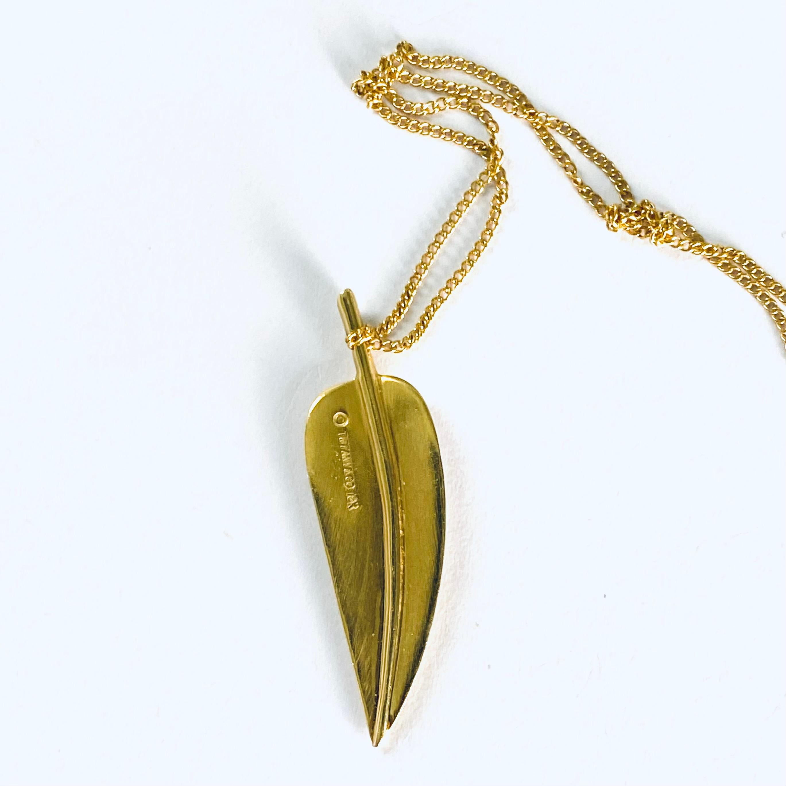 Rare Vintage Tiffany & Co 18 Karat Yellow Gold Angela Cummings Leaf Pendant Neck For Sale 7