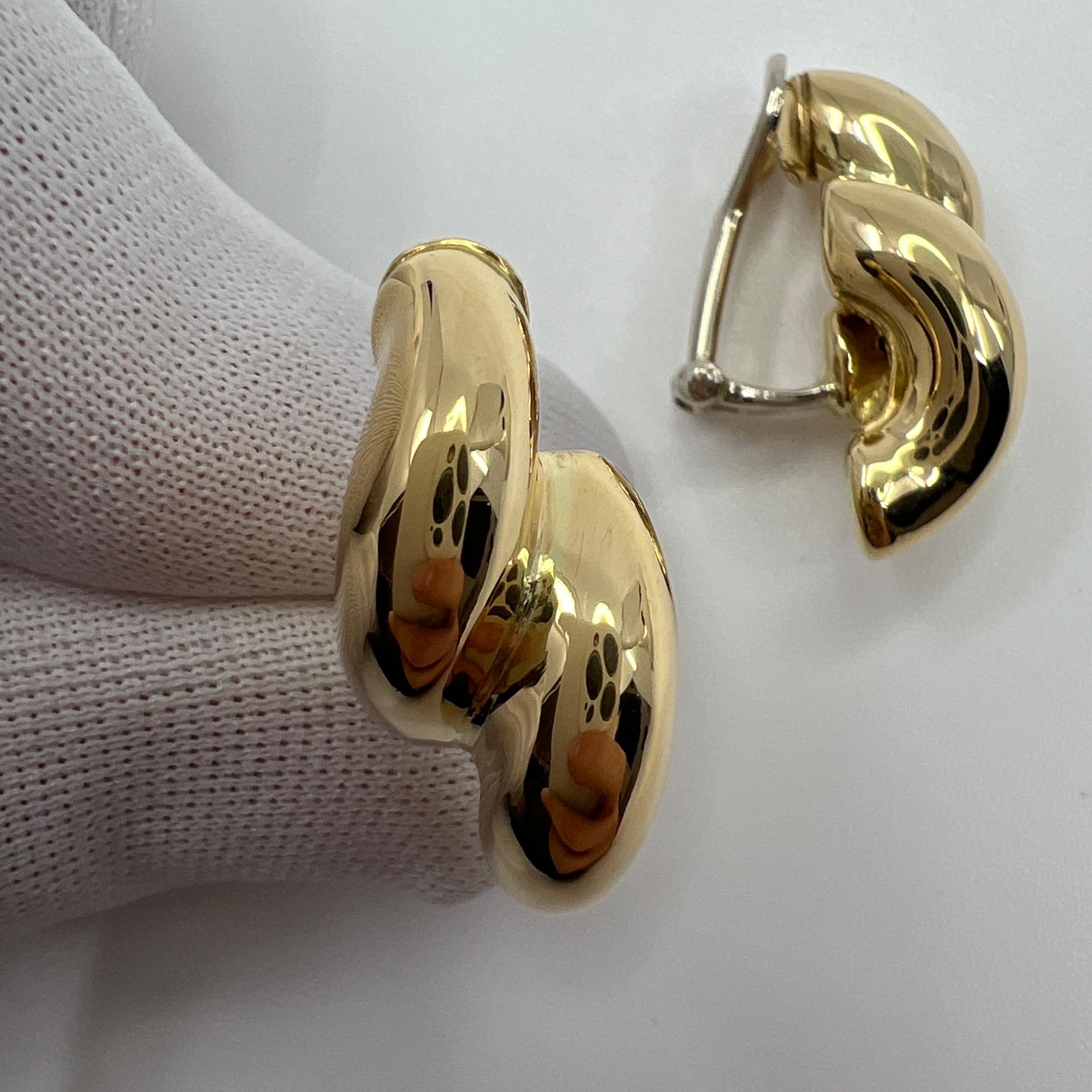 Seltene Vintage Tiffany & Co 18k Gelbgold Ohrringe in Tiffany Box.

Schöne italienische Tiffany-Ohrringe mit Hebelrückseite. Diese hatten früher Pfosten, die entfernt wurden, aber wir können auf Wunsch problemlos wieder Pfosten anbringen.

Jeder