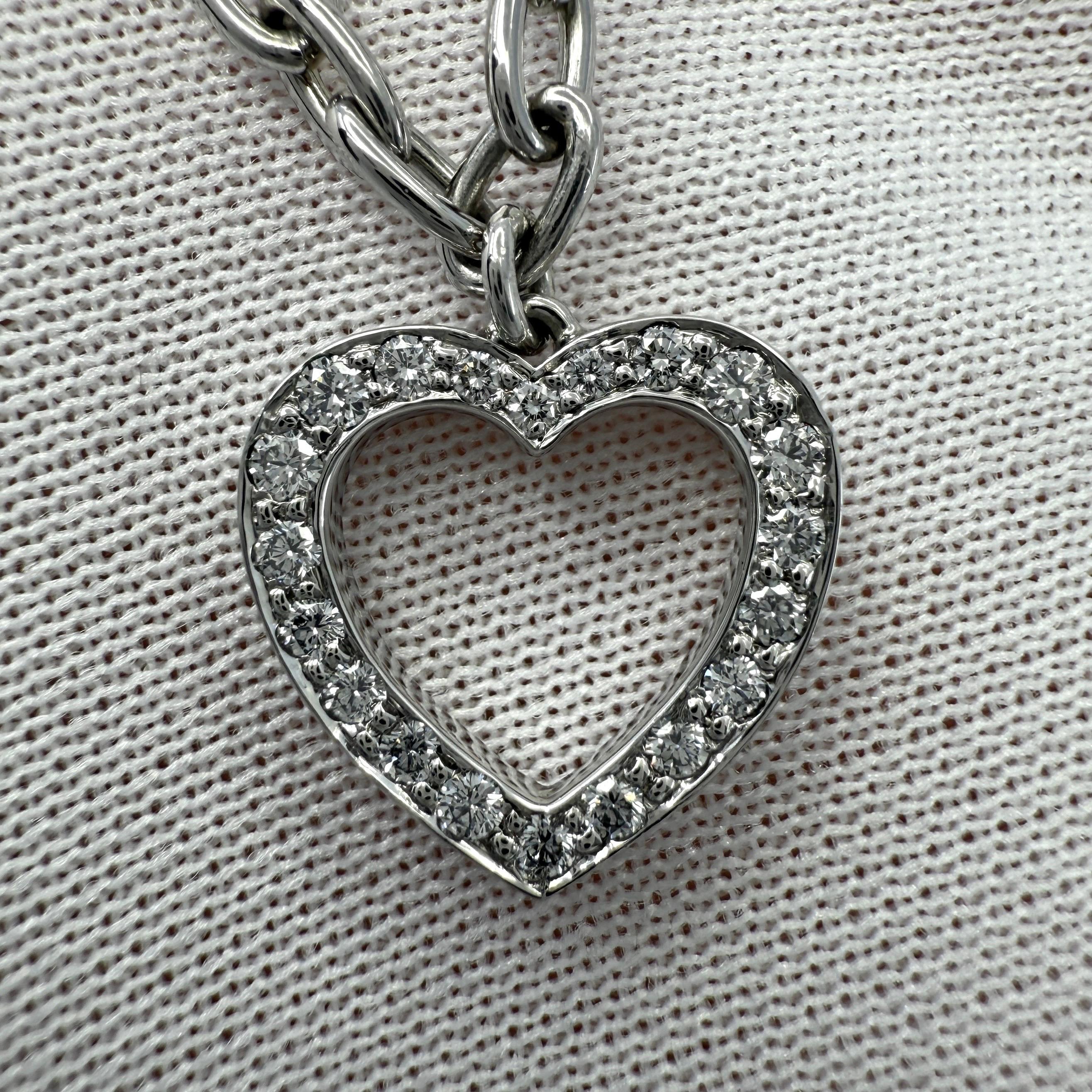 Raro bracciale charme vintage Tiffany & Co. con cuore di diamante 950 in platino in vendita 1