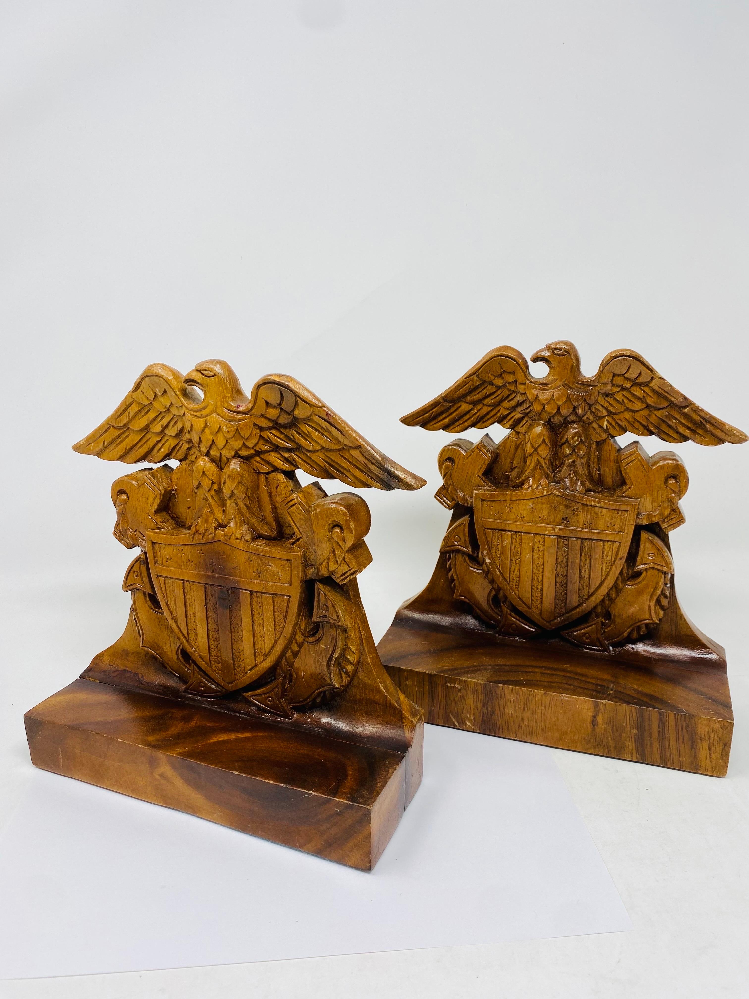 Seltene Vintage US Navy Offizier Wappen Wood Buchstützen (Handgefertigt)