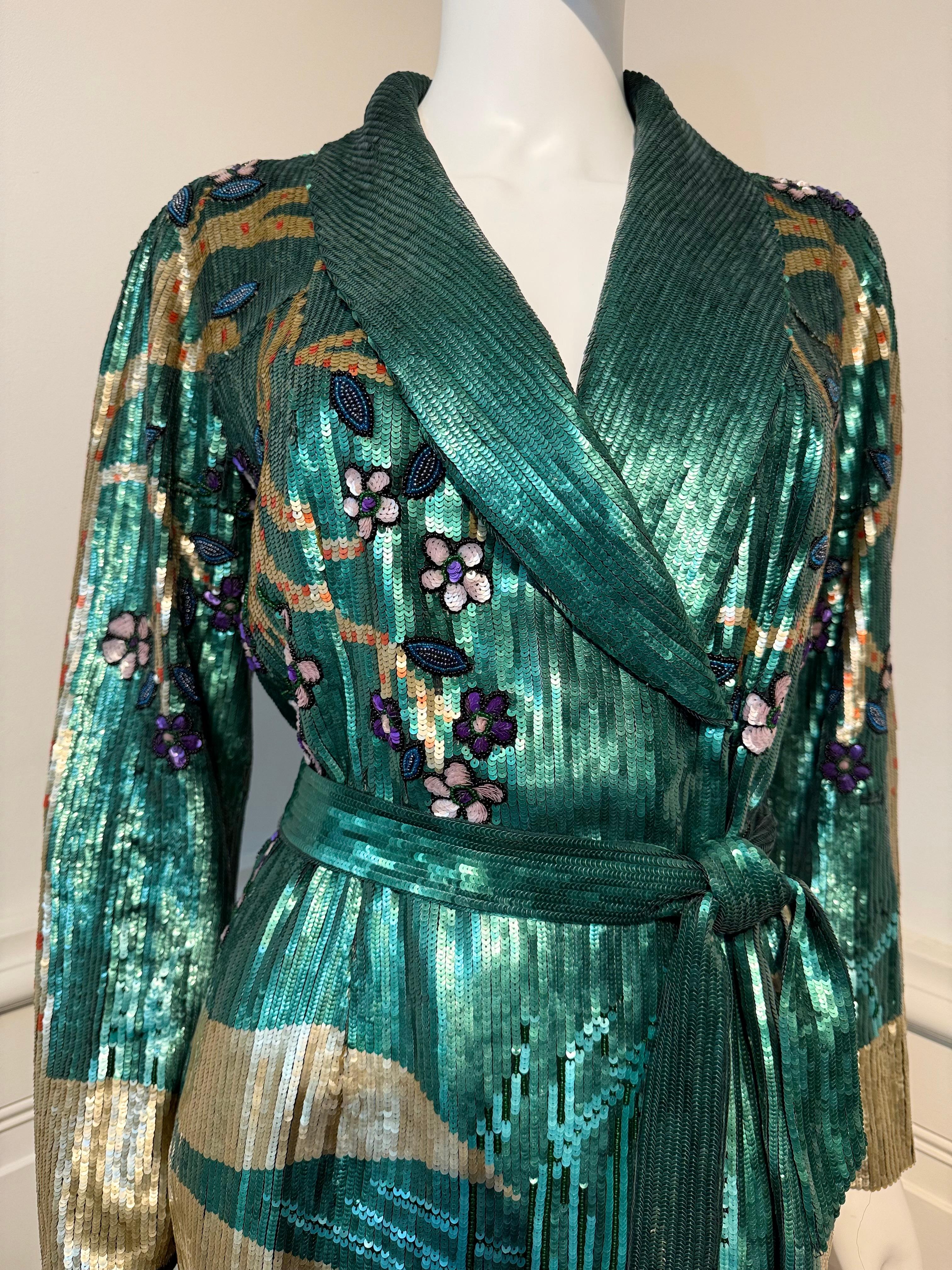 Seltene Vintage Valentino Garavani AW 1993 Runway Abend bestickte Jacke im Zustand „Hervorragend“ im Angebot in NICE, FR