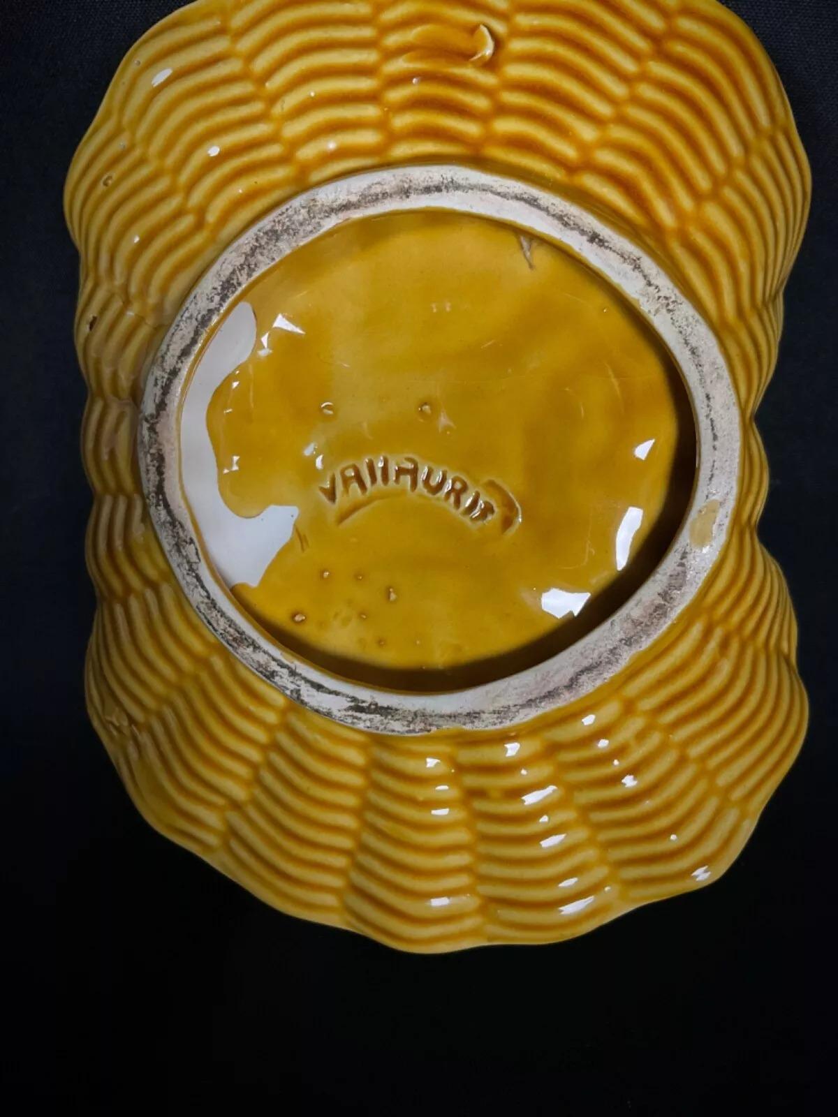 Ceramic Rare Vintage Vallauris Basket-Shaped Trinket Dish – Fruit Decor - 2Y389 For Sale