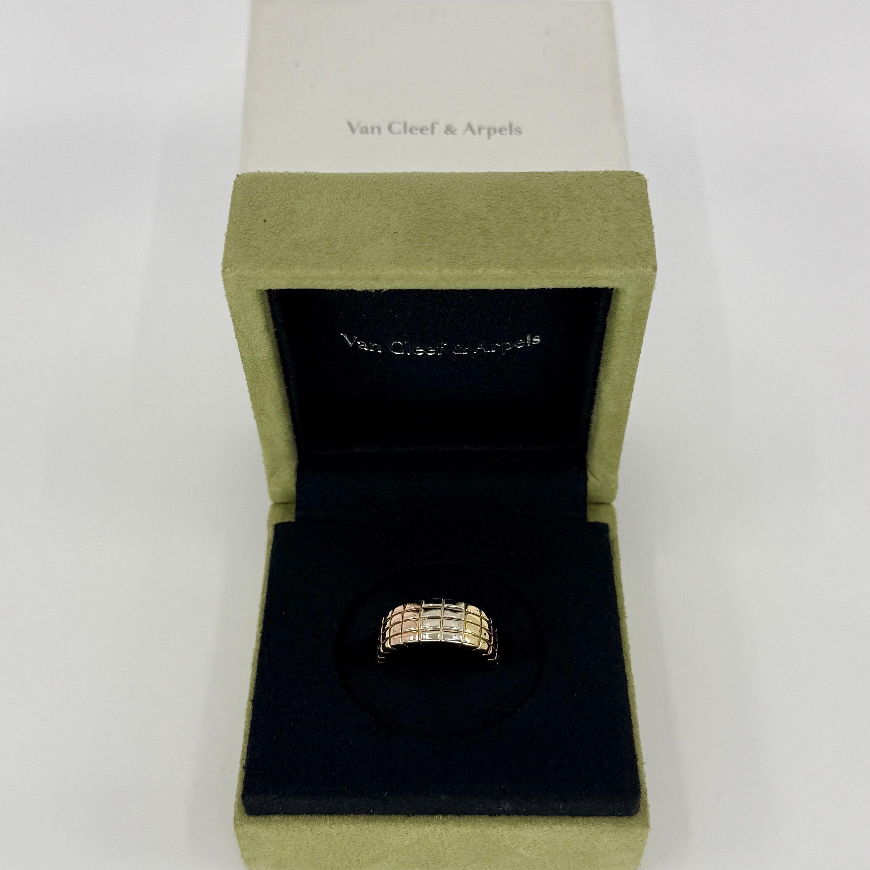Raro anello d'epoca Van Cleef & Arpels in oro 18 carati multicolore con fascia fantasia in vendita 4