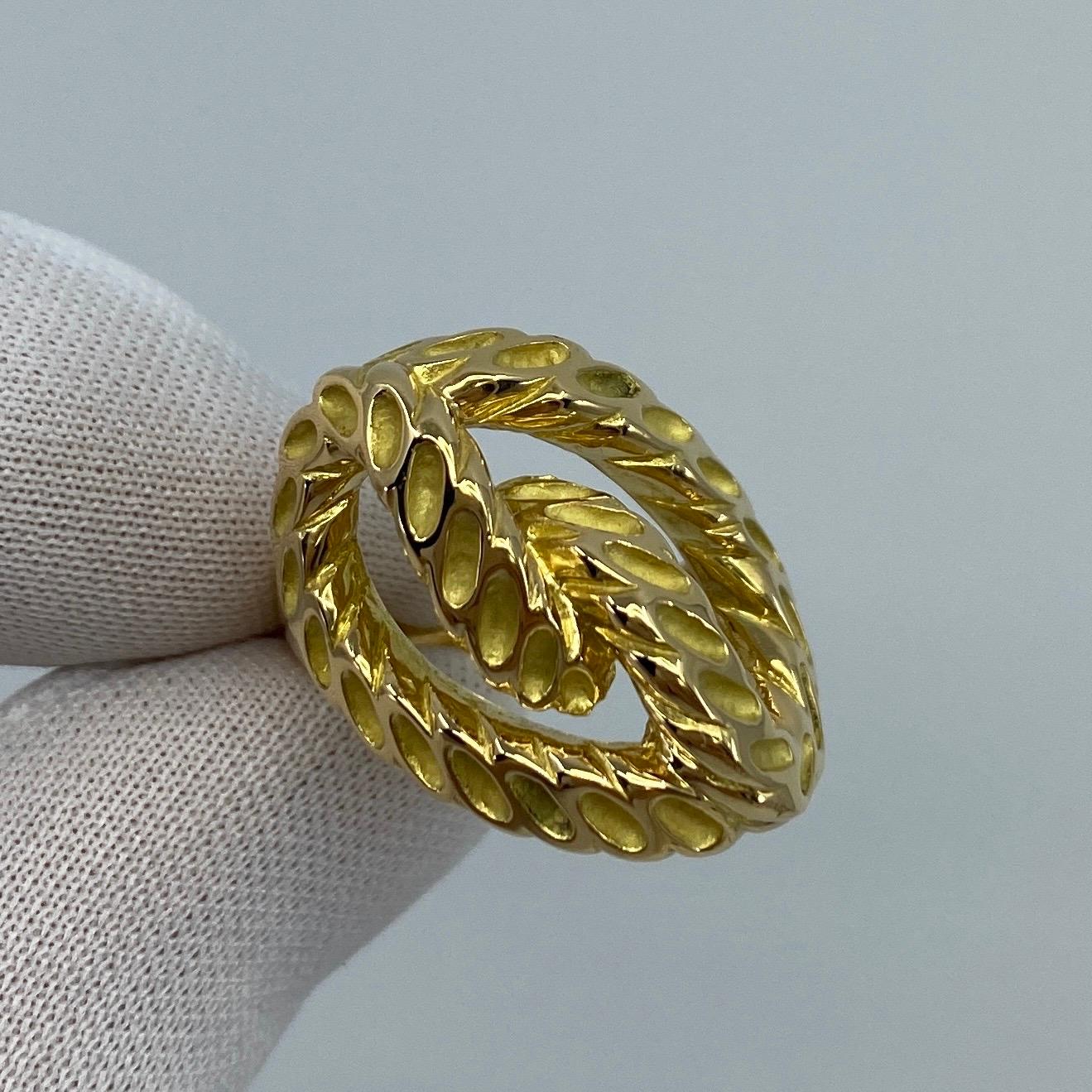 Rare Vintage Van Cleef & Arpels 18k Yellow Gold Braid Rope Motif Ring with Box For Sale 1