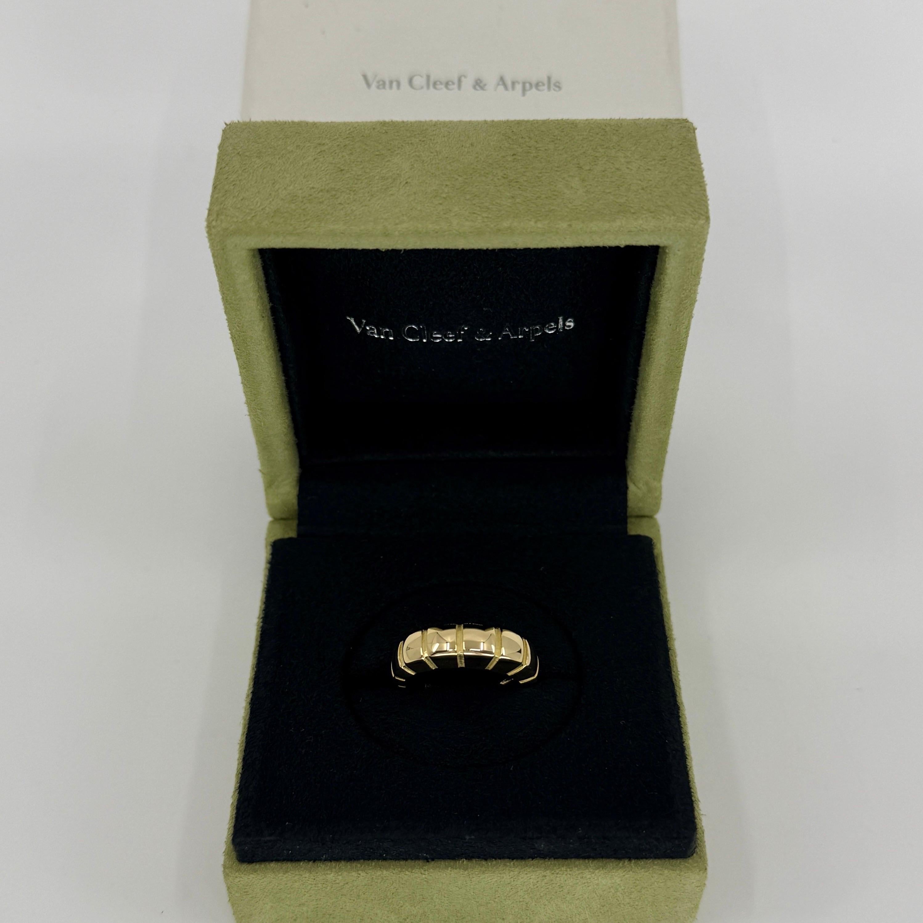 Vintage Van Cleef & Arpels 18k Yellow Gold Band Ring.

Vintage VCA ring with an unique yellow gold 'box' band motif measuring 6mm in width.

The ring is engraved VCA, 750 with serial number and French gold eagle hallmark.

Ring size UK M - US 6 - EU