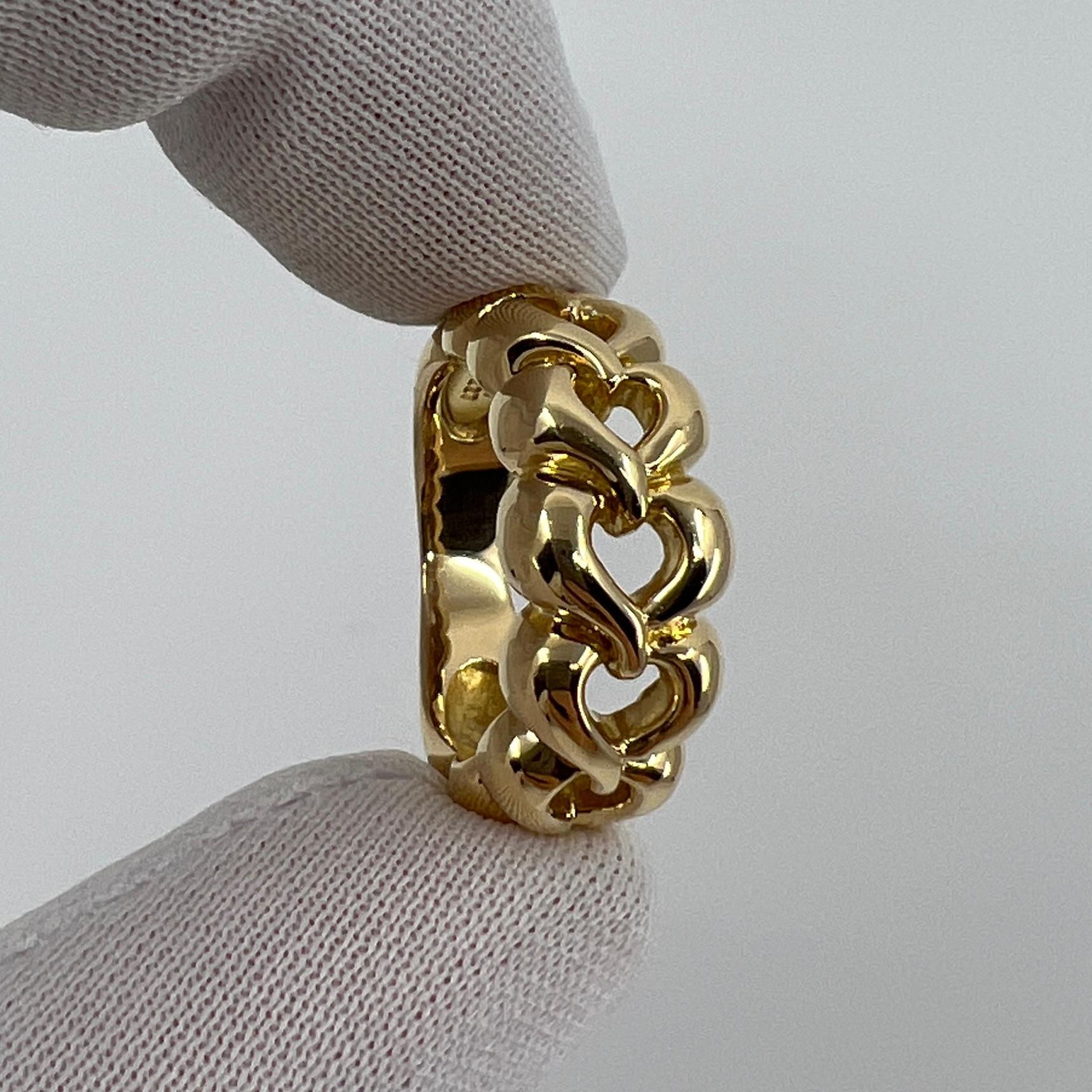 Rare Vintage Van Cleef & Arpels 18k Yellow Gold Open Heart Band Ring with Box In Excellent Condition For Sale In Birmingham, GB
