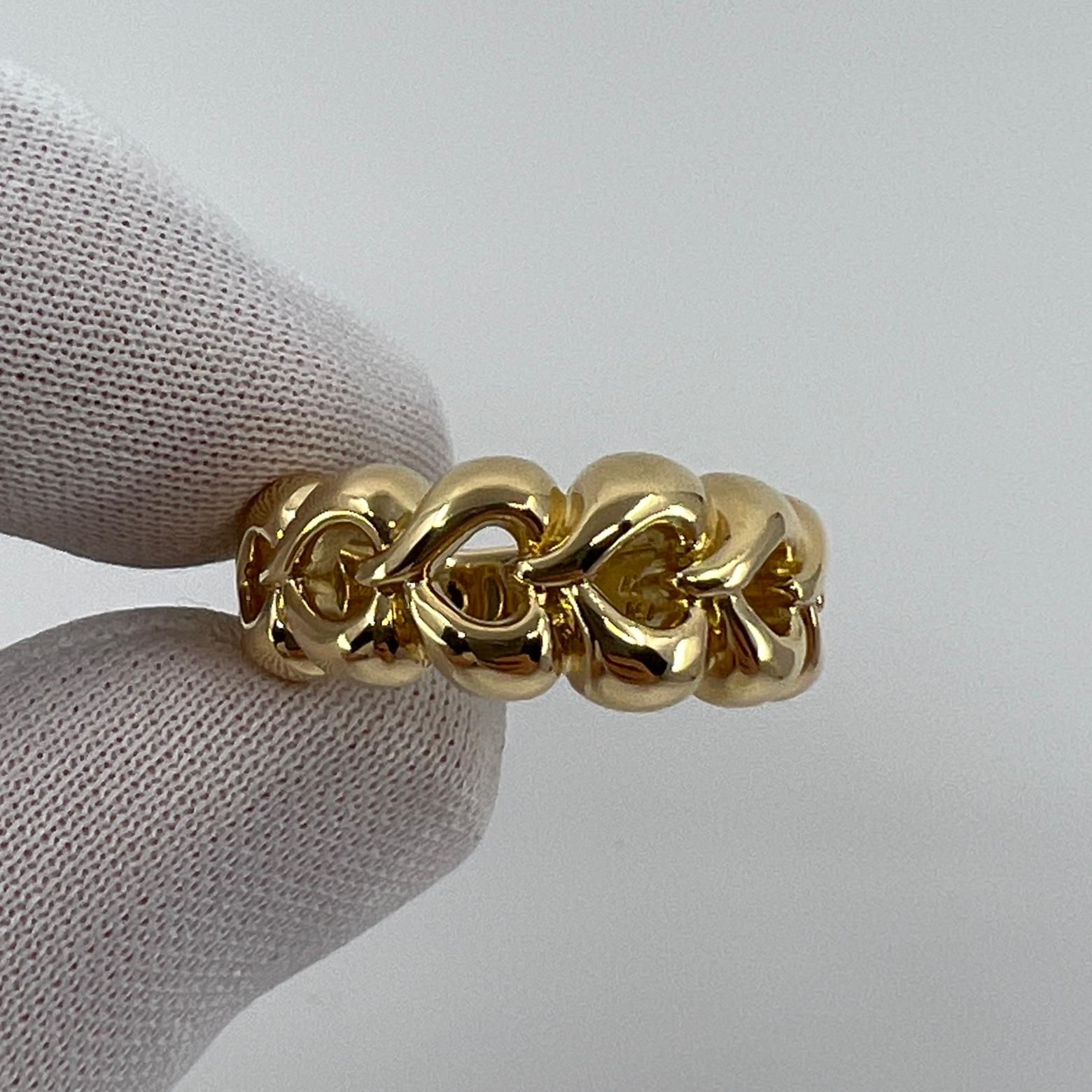 Rare Vintage Van Cleef & Arpels 18k Yellow Gold Open Heart Band Ring with Box For Sale 5