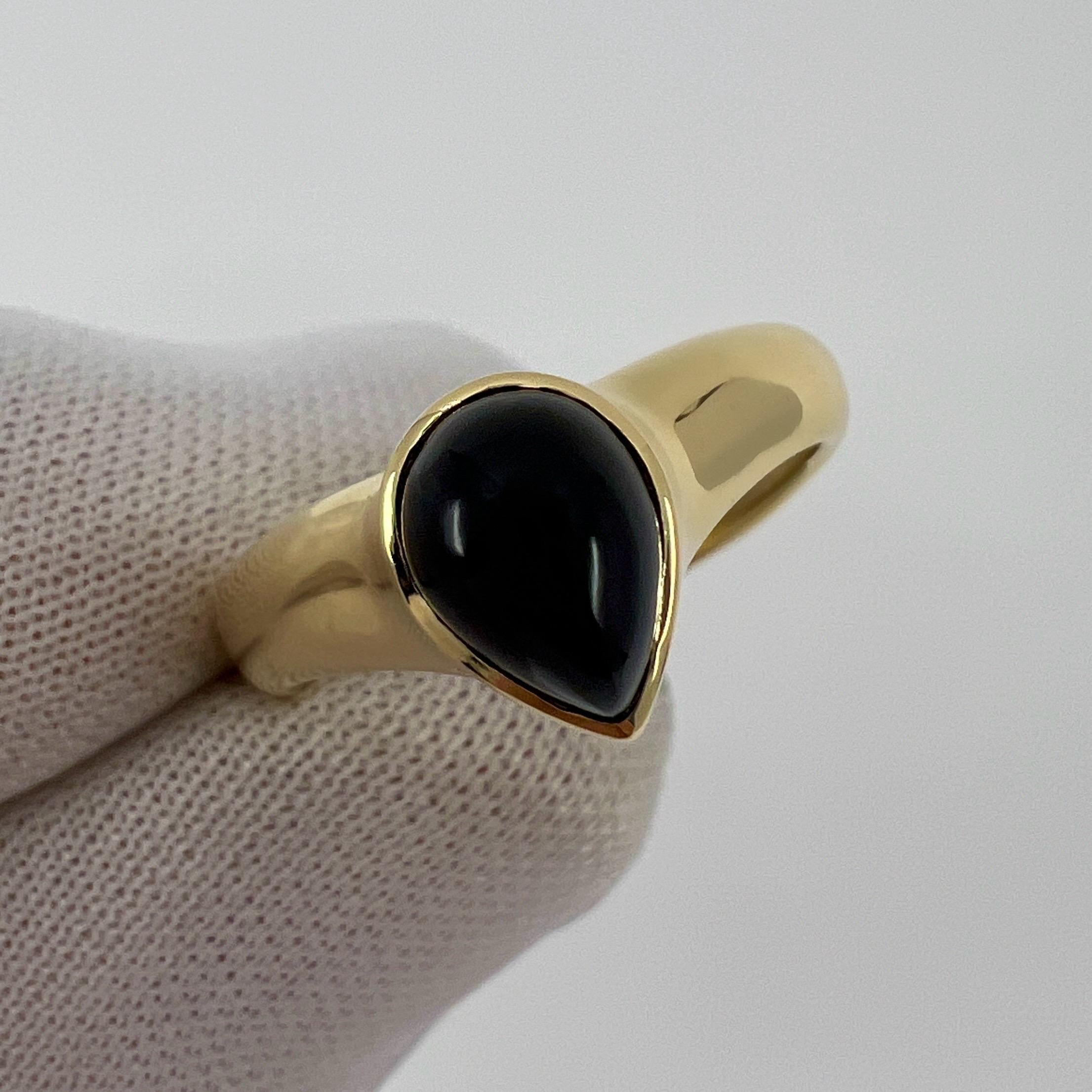 Rare Vintage Van Cleef & Arpels Black Onyx Pear Cabochon 18k Yellow Gold Ring In Excellent Condition For Sale In Birmingham, GB