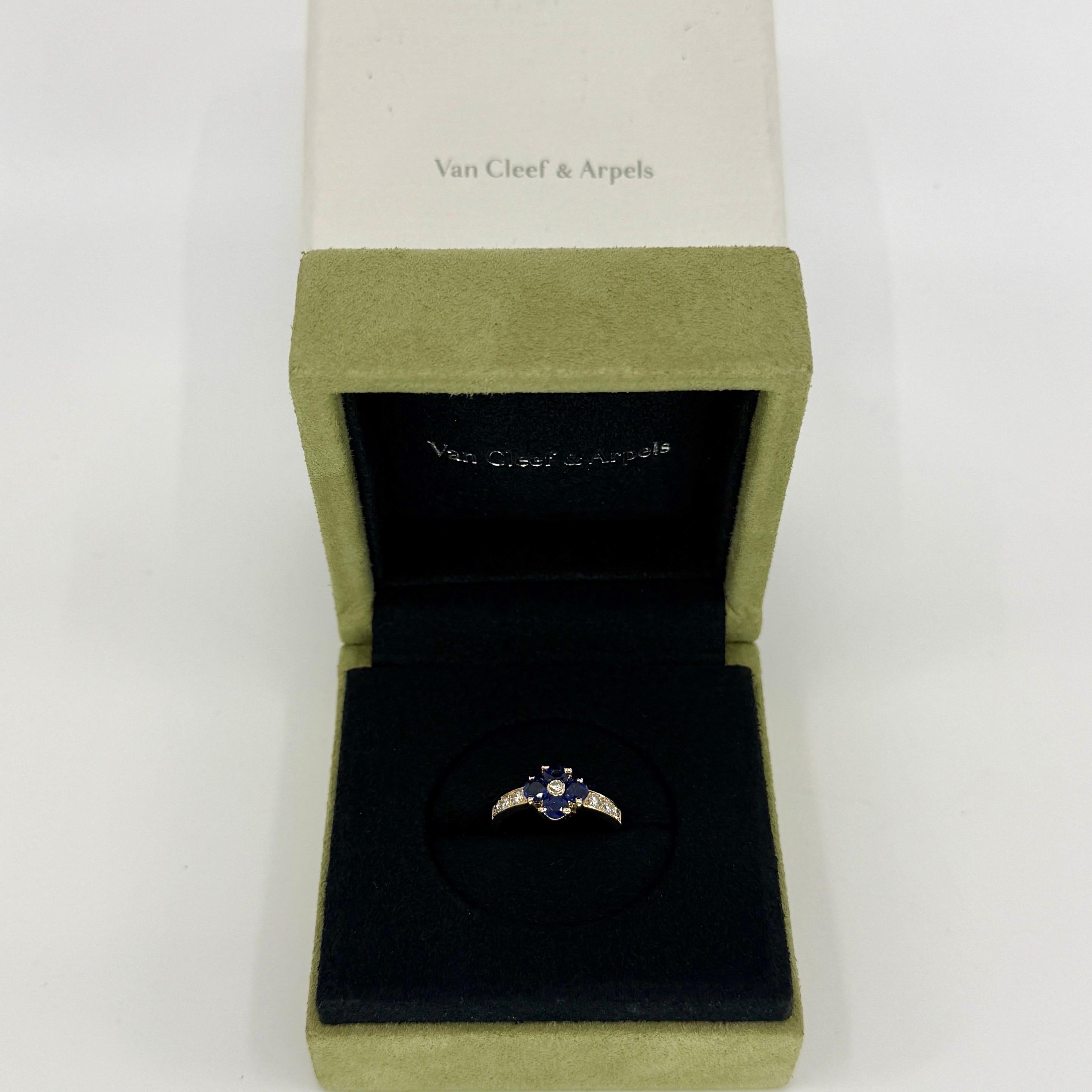Rare Vintage Van Cleef & Arpels Blue Sapphire And Diamond 18k Yellow Gold Fleurette Flower Ring.

A stunning vintage ring with a unique floral design typical of Van Cleef & Arpels. Set with beautiful round cut natural diamonds and blue sapphires,