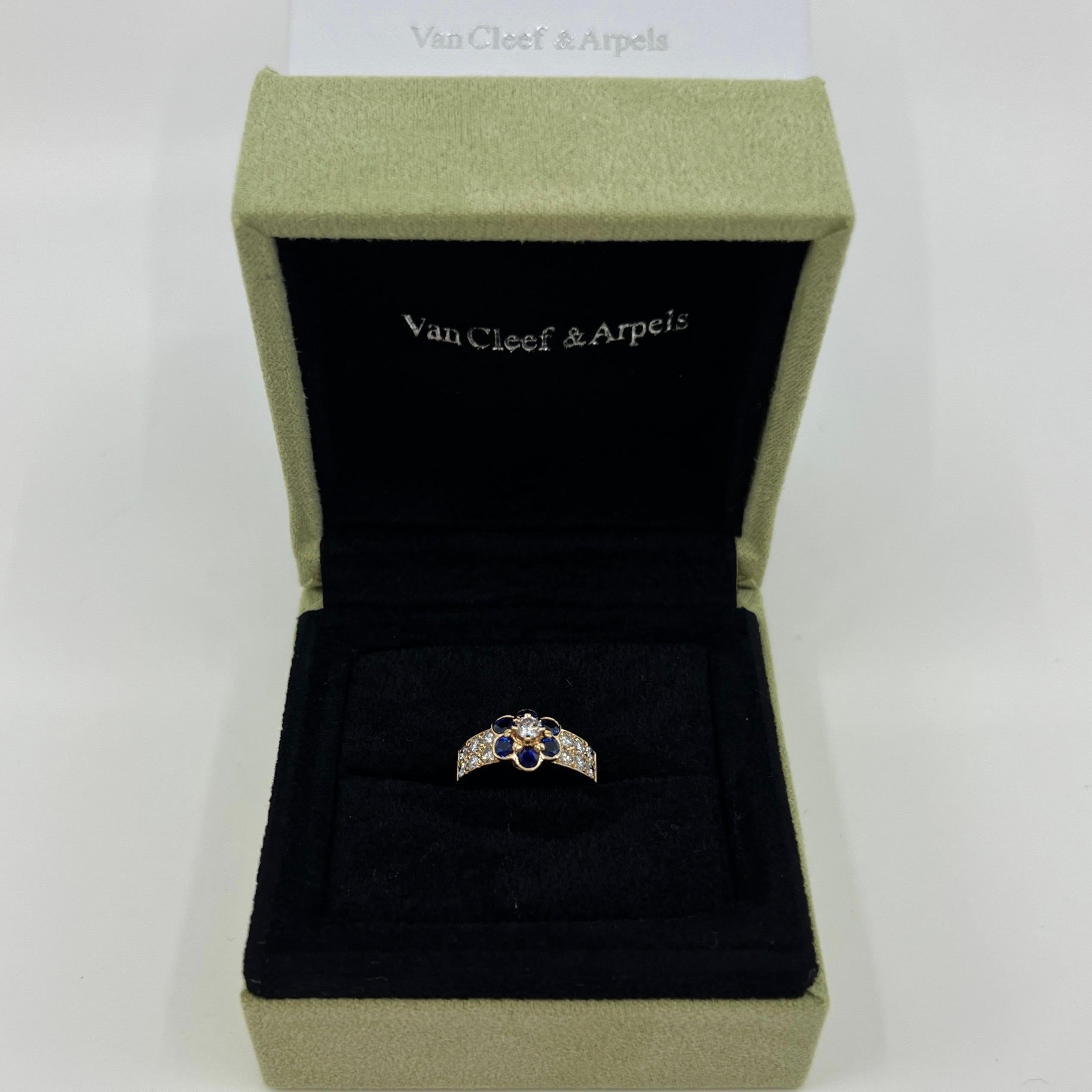 Taille ronde Van Cleef & Arpels, rare bague fleur Fleurette en saphir bleu et diamants