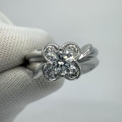 Rare Vintage Van Cleef & Arpels Diamond 18k White Gold Flower Onbell Ring