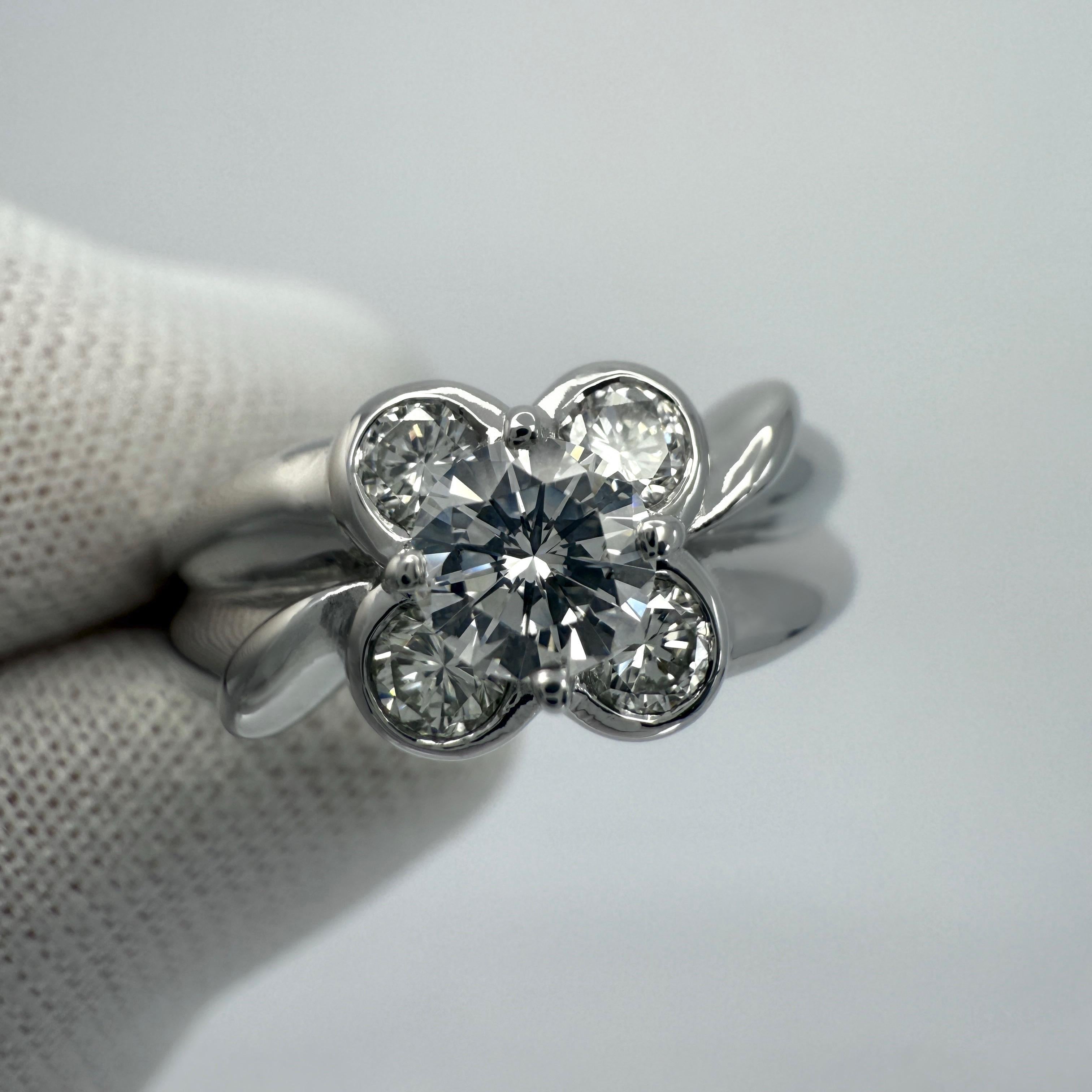 Van Cleef & Arpels, rare bague vintage fleur en or blanc 18 carats avec diamants en vente 1