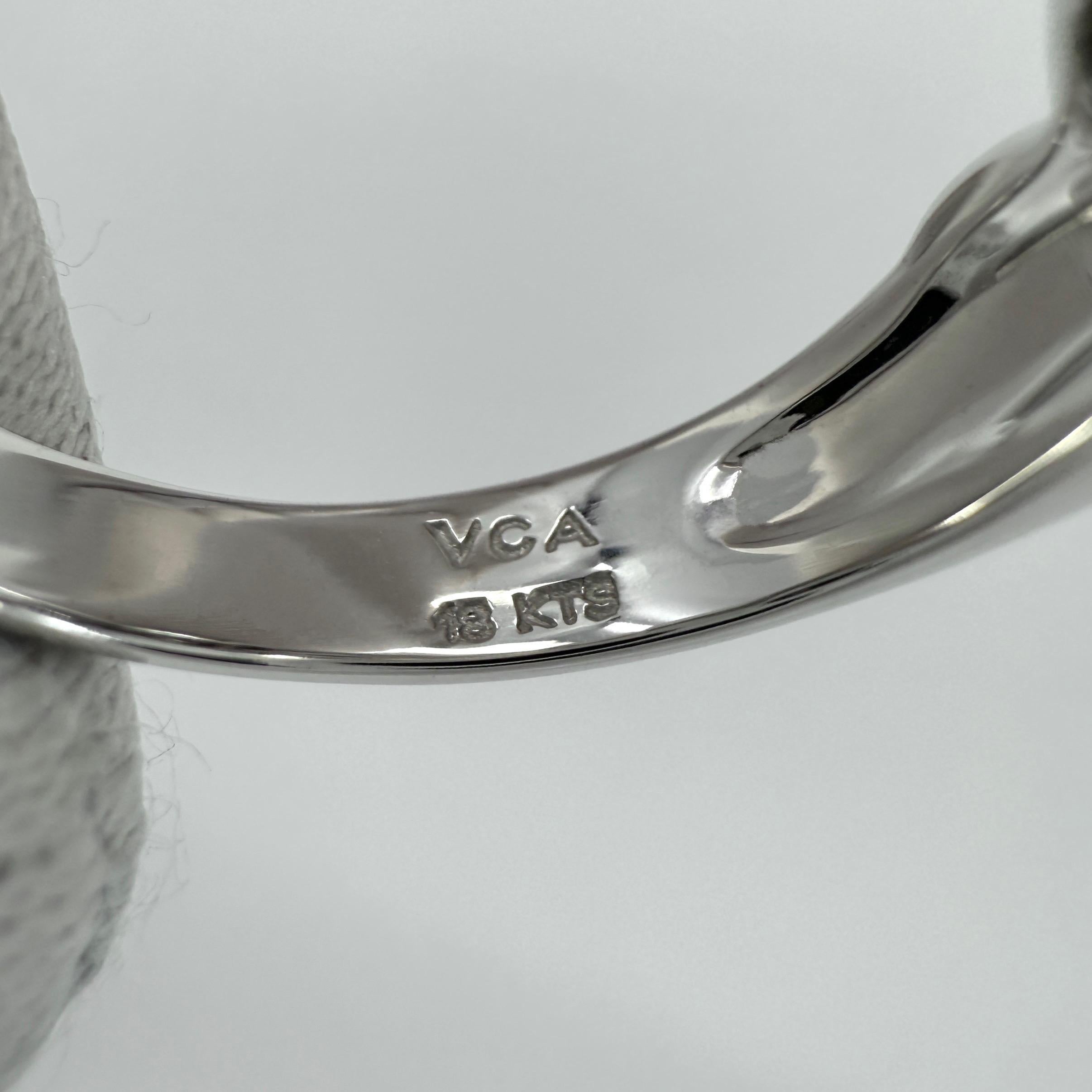 Van Cleef & Arpels, rare bague vintage fleur en or blanc 18 carats avec diamants en vente 2